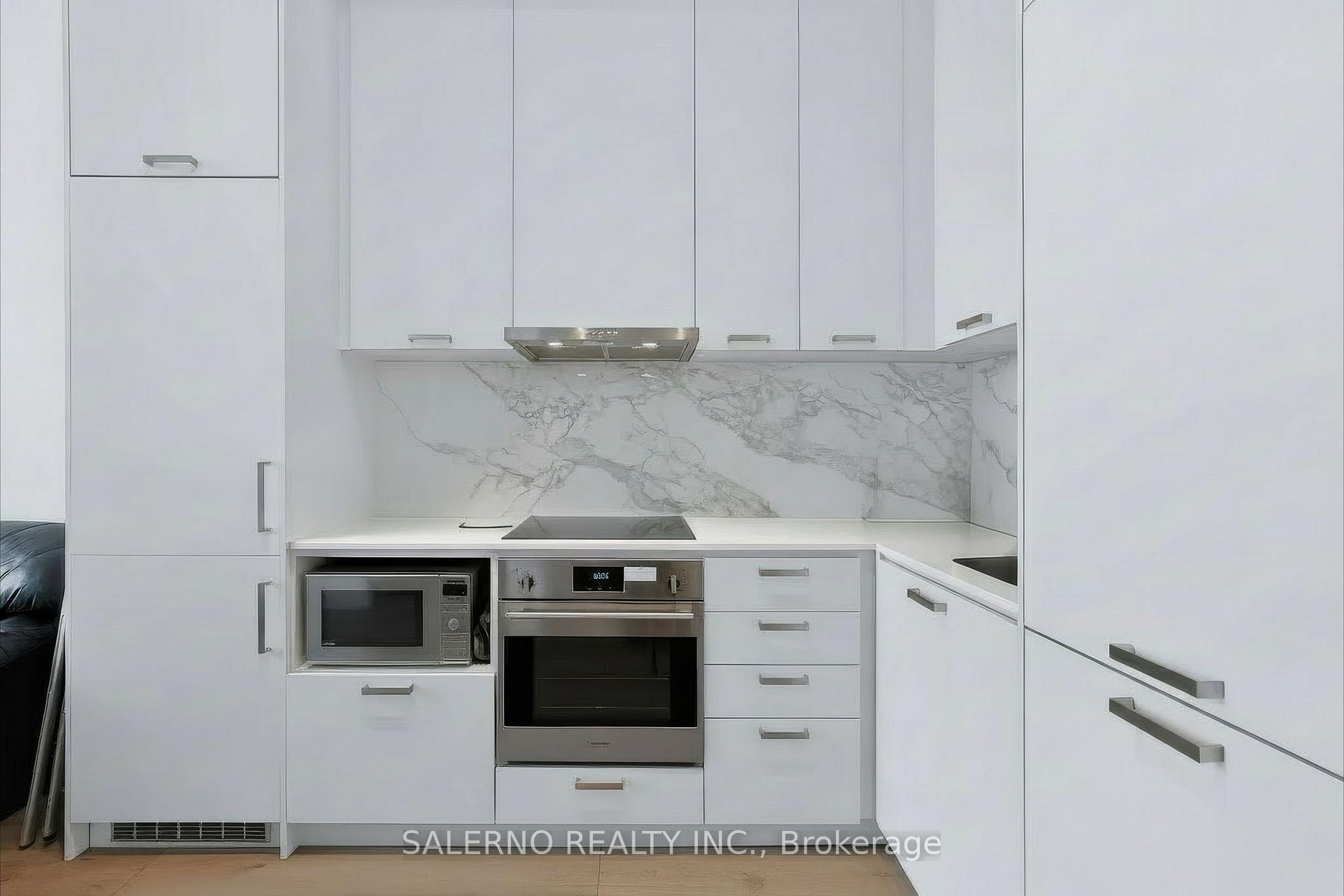 Photo 12 of Unit 1816, 10 Honeycrisp Crescent, Vaughan, Vaughan Corporate Centre — HOMEH