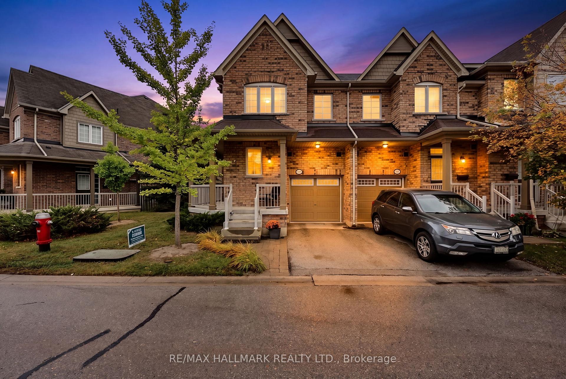 Photo 3 of 710 Wendy Culbert Crescent, Newmarket, Stonehaven-Wyndham — HOMEH