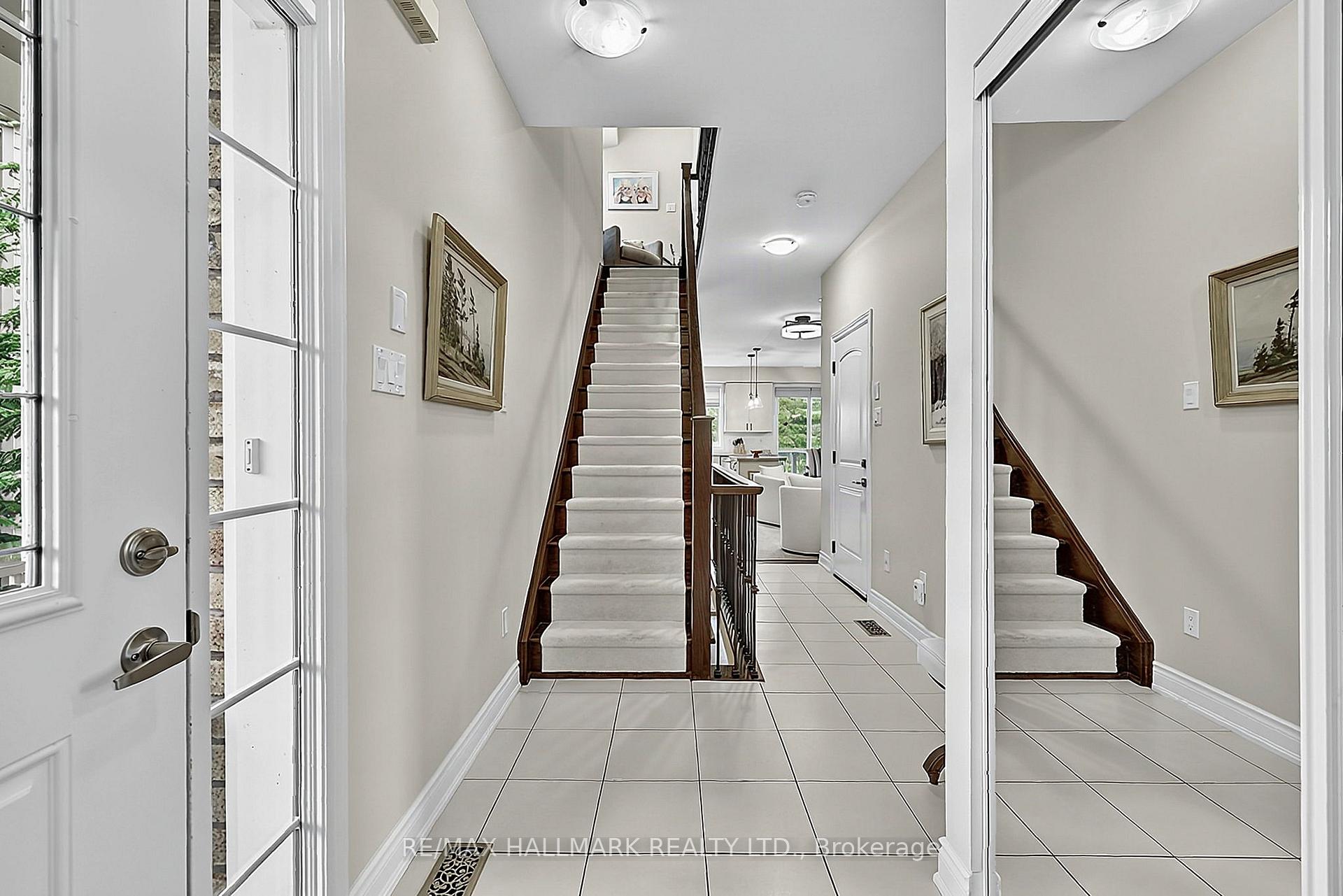 Photo 6 of 710 Wendy Culbert Crescent, Newmarket, Stonehaven-Wyndham — HOMEH