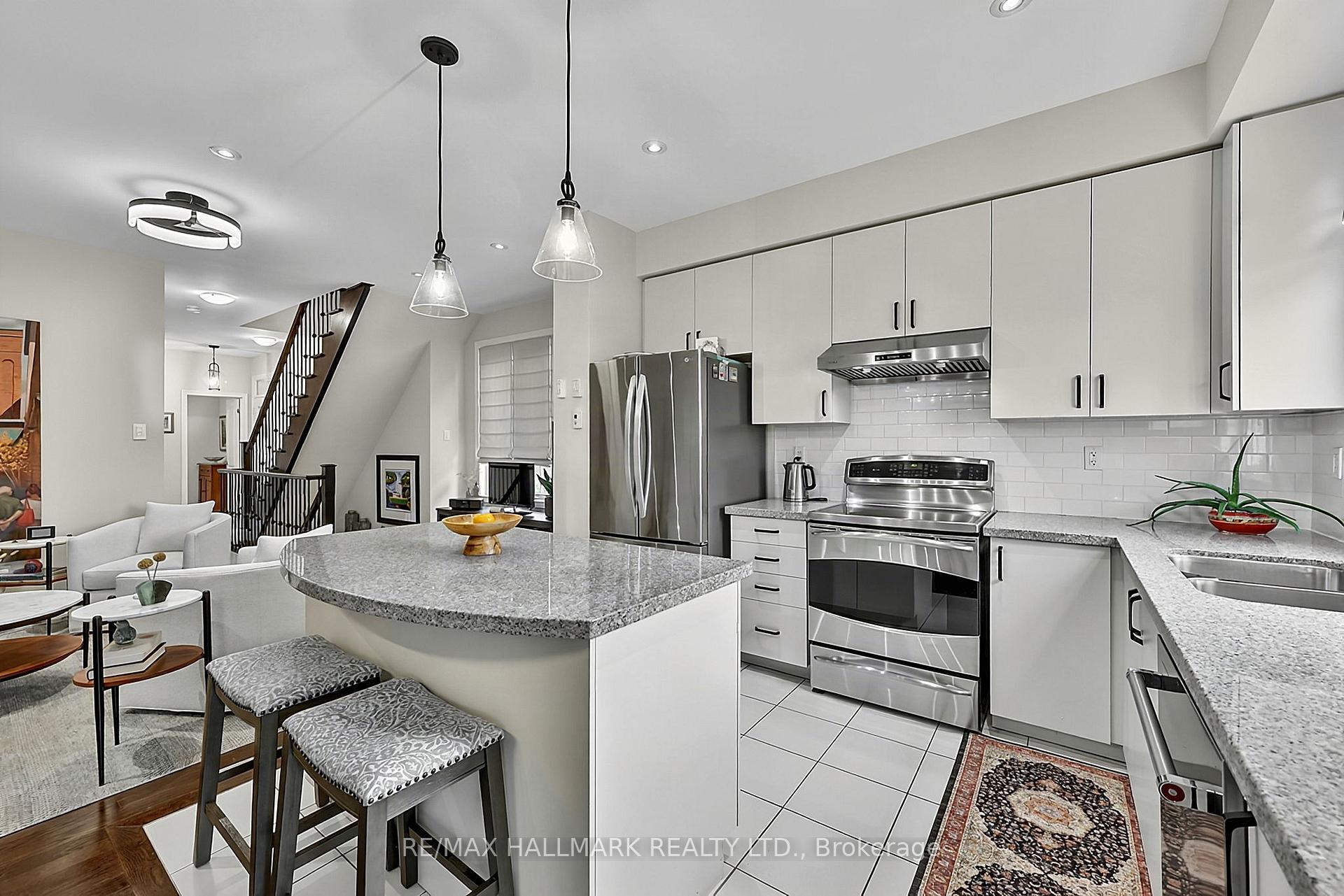 Photo 16 of 710 Wendy Culbert Crescent, Newmarket, Stonehaven-Wyndham — HOMEH