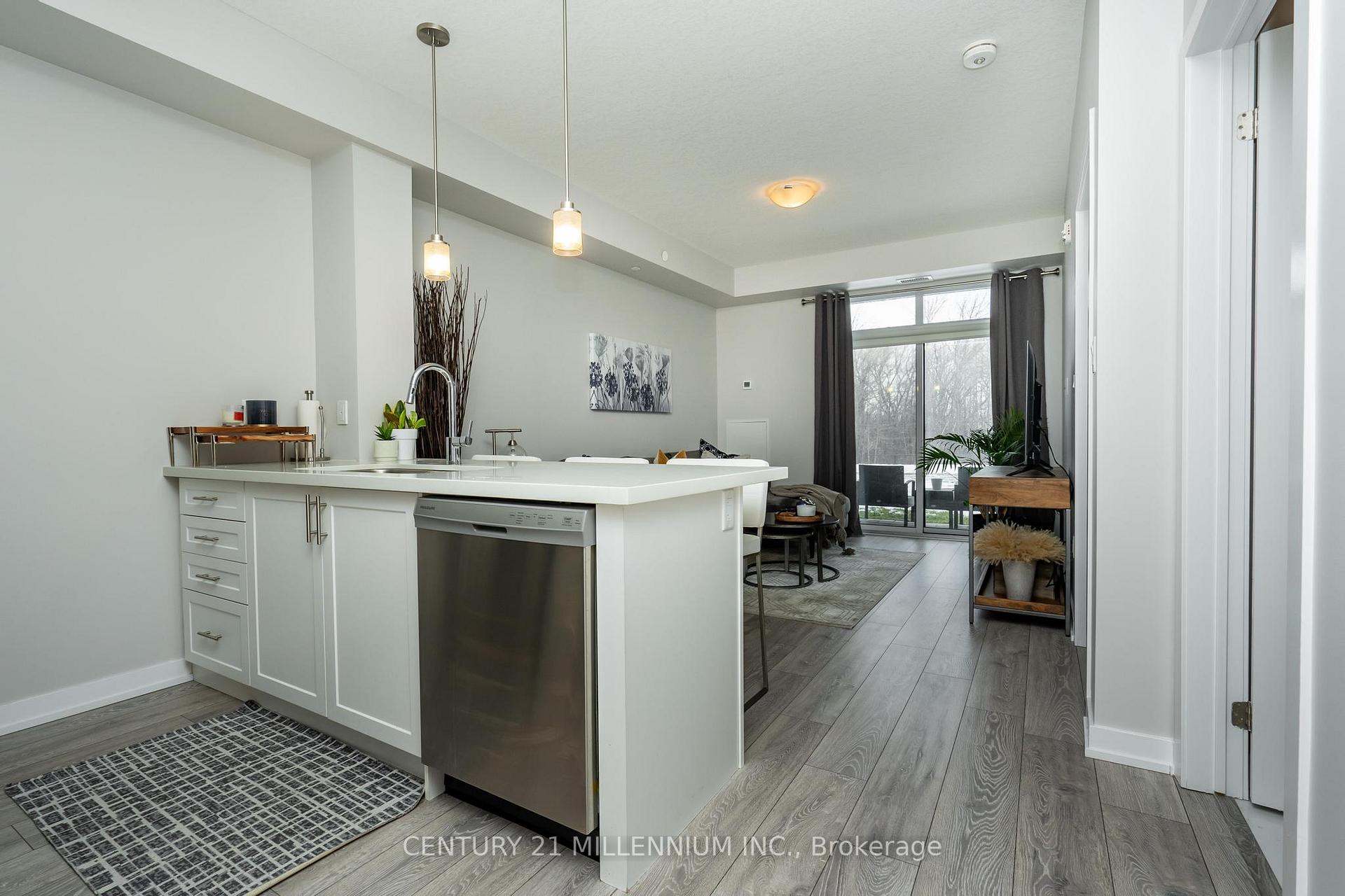 Photo 7 of Unit 125, 125 Shoreview Place W, Hamilton, Lakeshore — HOMEH