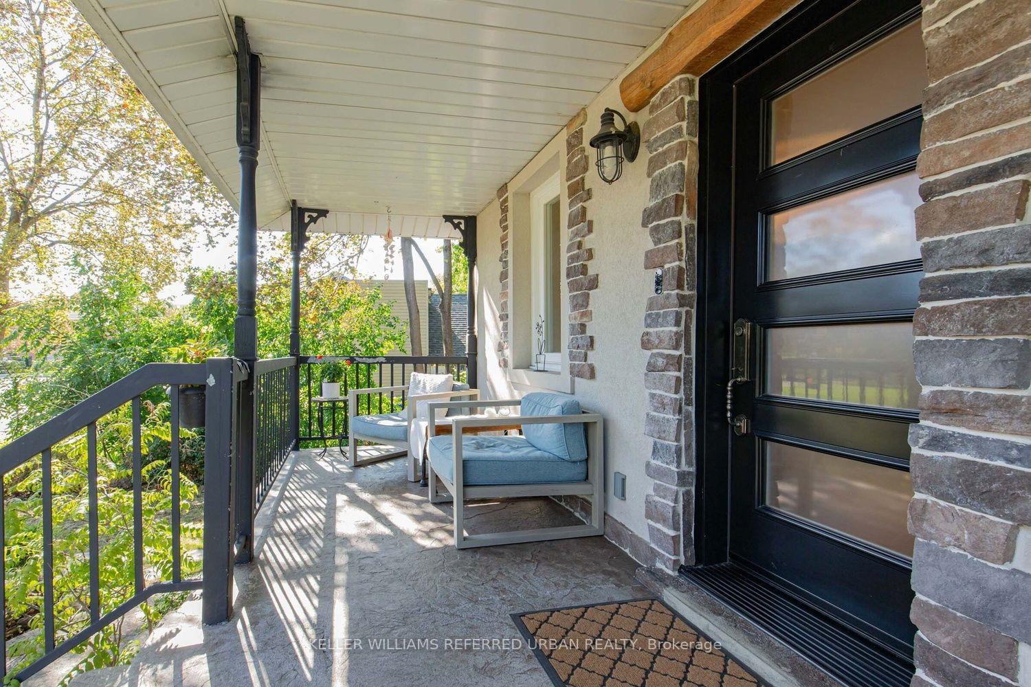 Photo 3 of 12 Railway Street, Vaughan, Maple — HOMEH