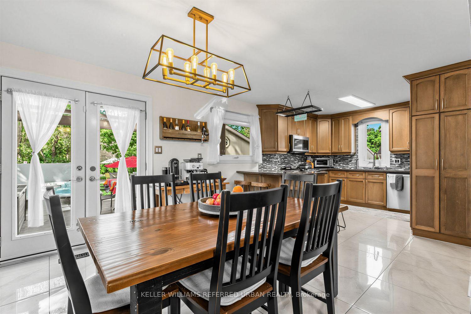Photo 14 of 12 Railway Street, Vaughan, Maple — HOMEH