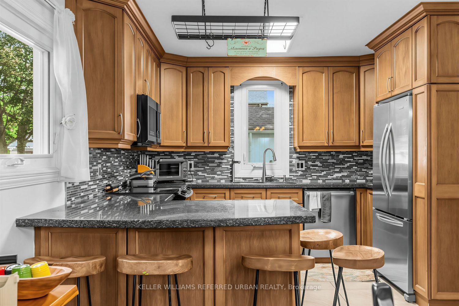 Photo 16 of 12 Railway Street, Vaughan, Maple — HOMEH