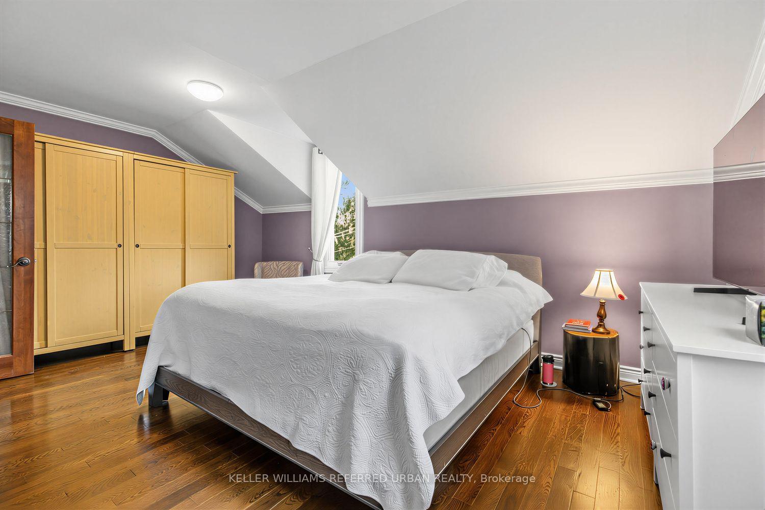 Photo 25 of 12 Railway Street, Vaughan, Maple — HOMEH