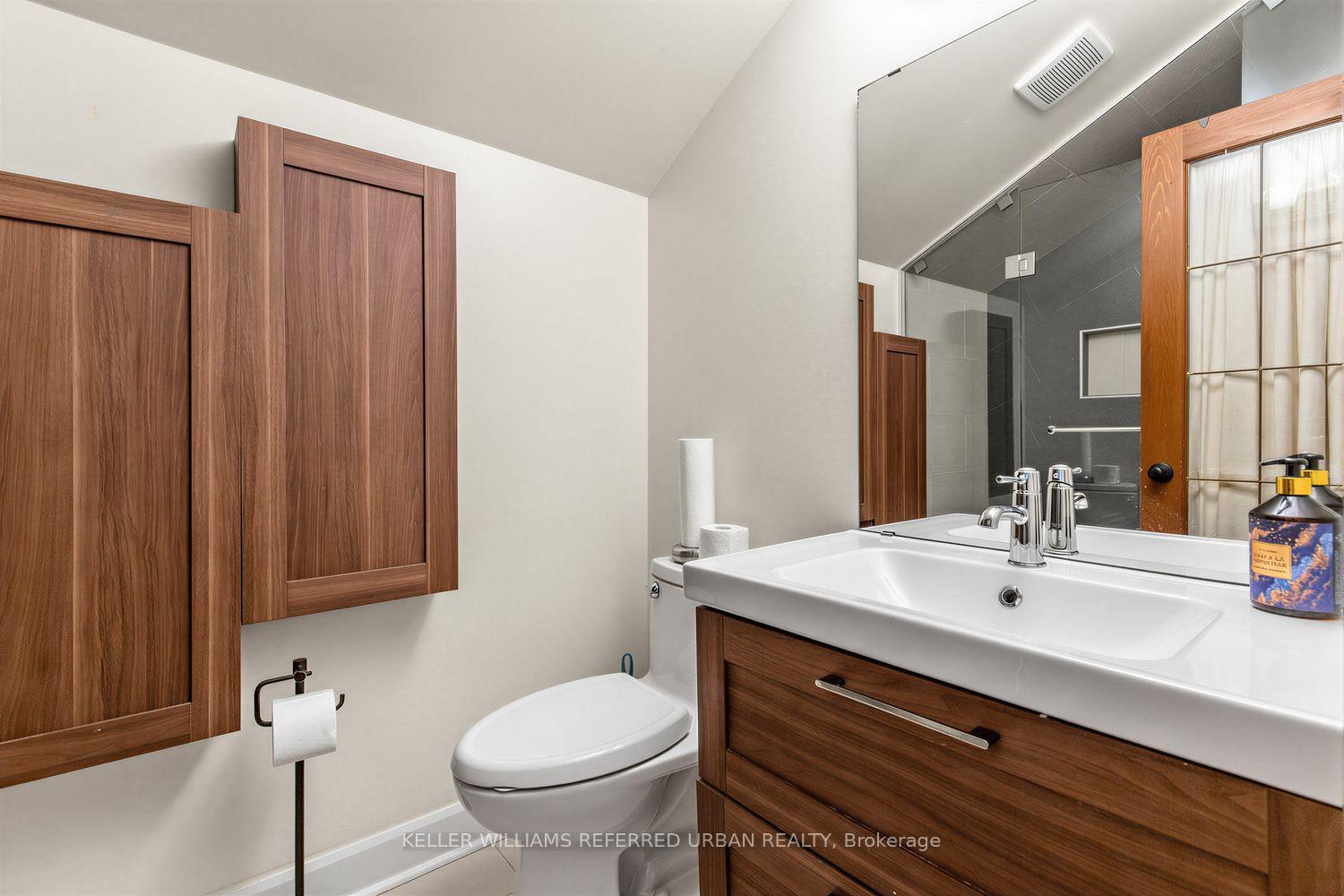 Photo 27 of 12 Railway Street, Vaughan, Maple — HOMEH