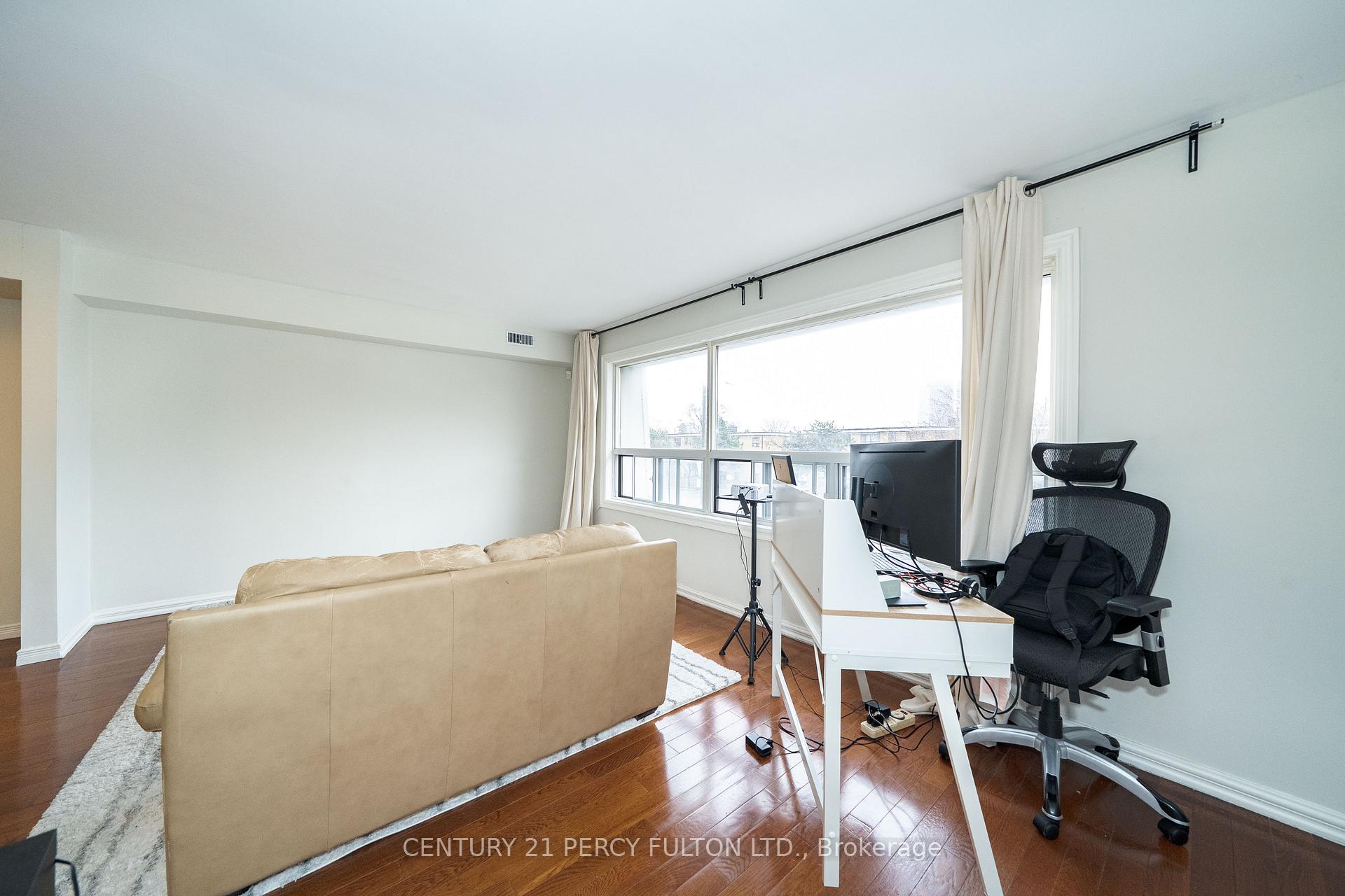 Photo 7 of 744-746 Wilson Avenue, North York, Downsview-Roding-CFB — HOMEH