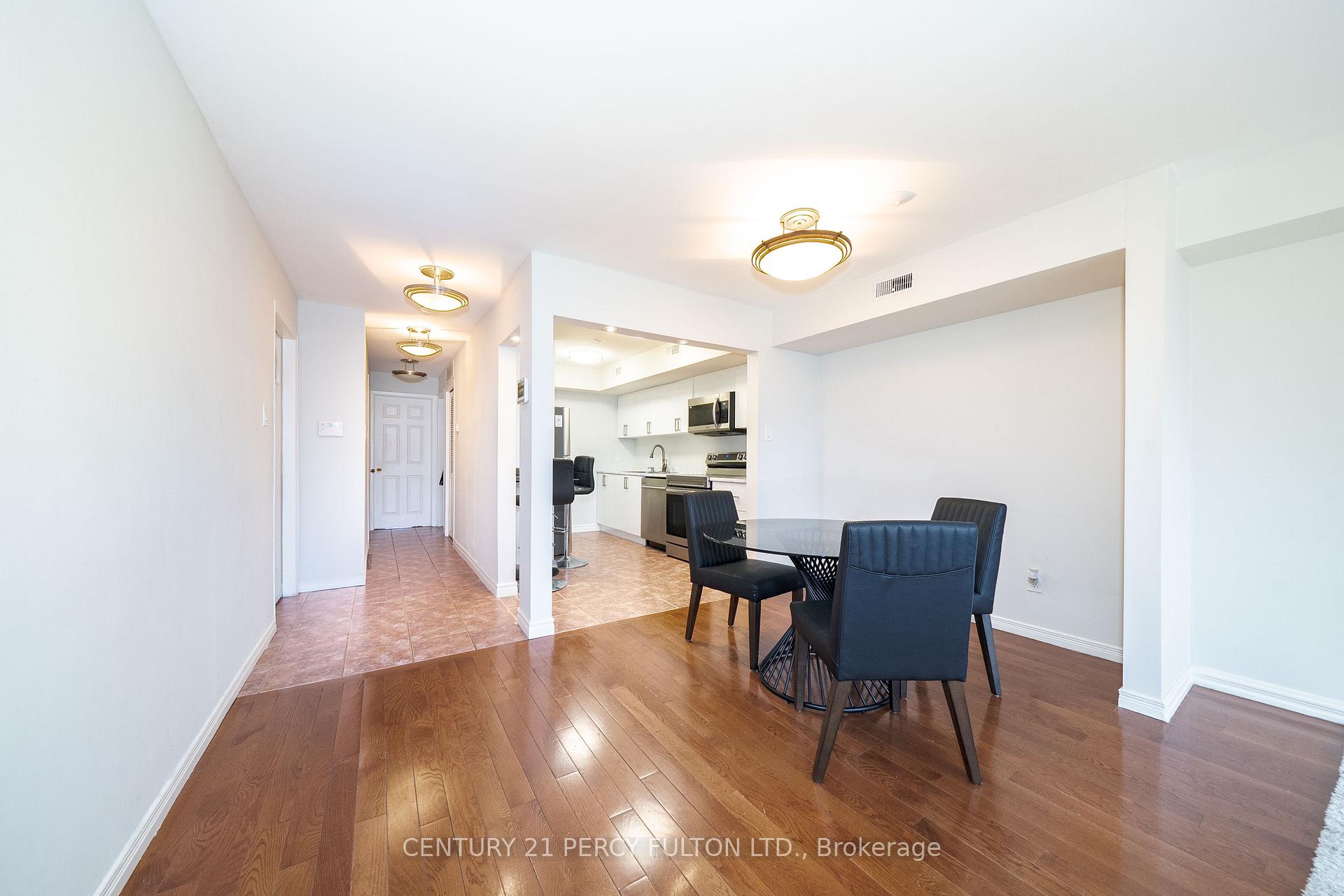Photo 12 of 744-746 Wilson Avenue, North York, Downsview-Roding-CFB — HOMEH