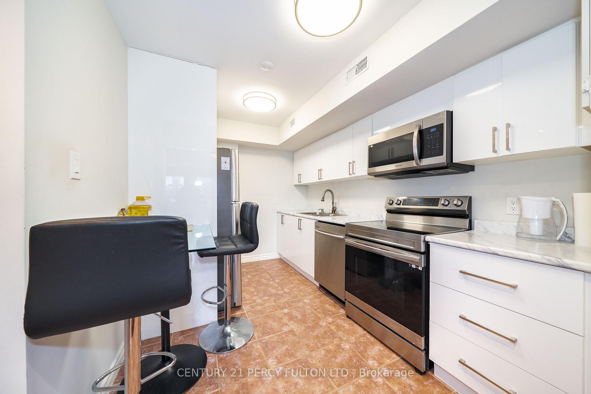 Photo 13 of 744-746 Wilson Avenue, North York, Downsview-Roding-CFB — HOMEH