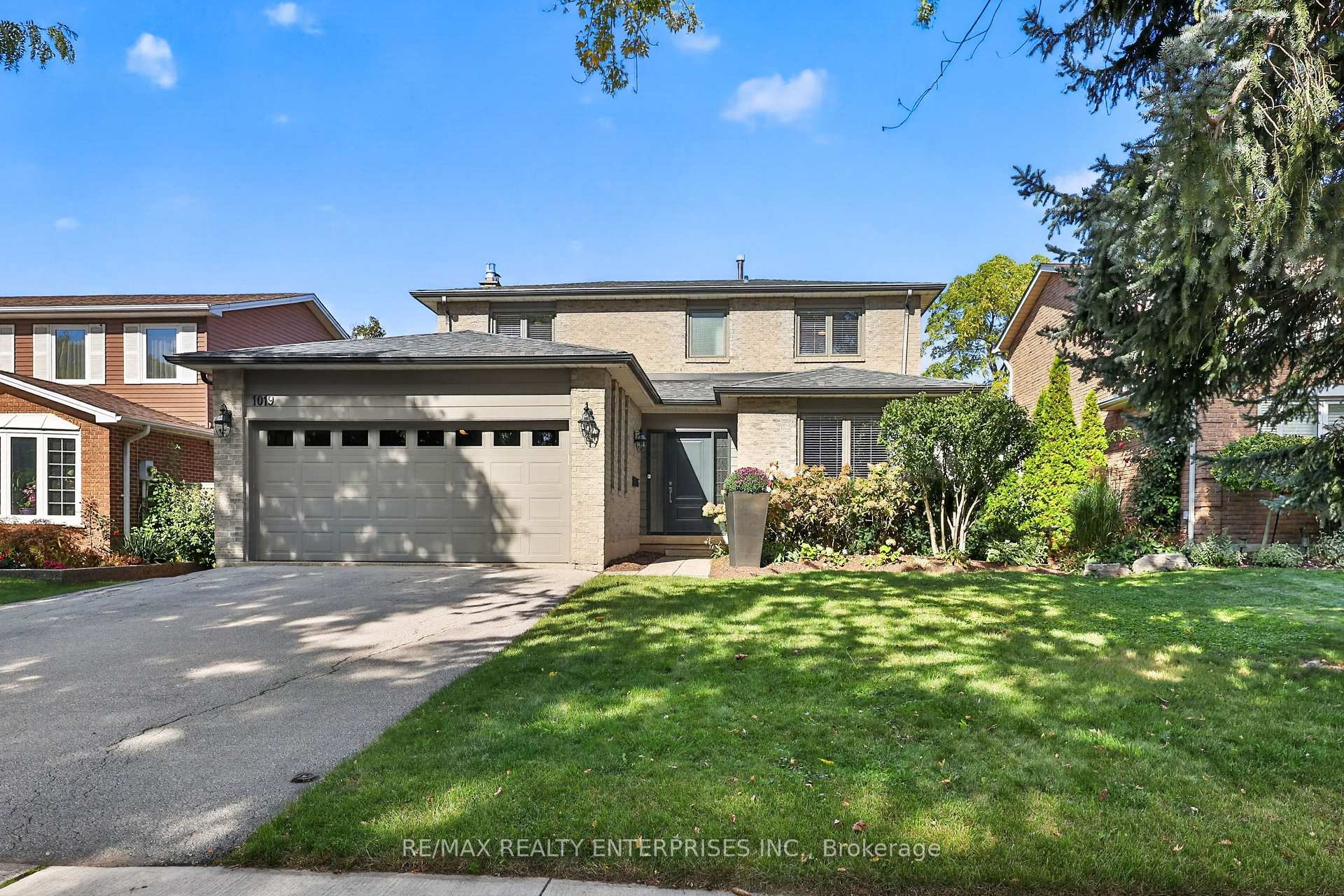Photo 1 of 1019 Mesa Crescent, Mississauga, Lorne Park — HOMEH
