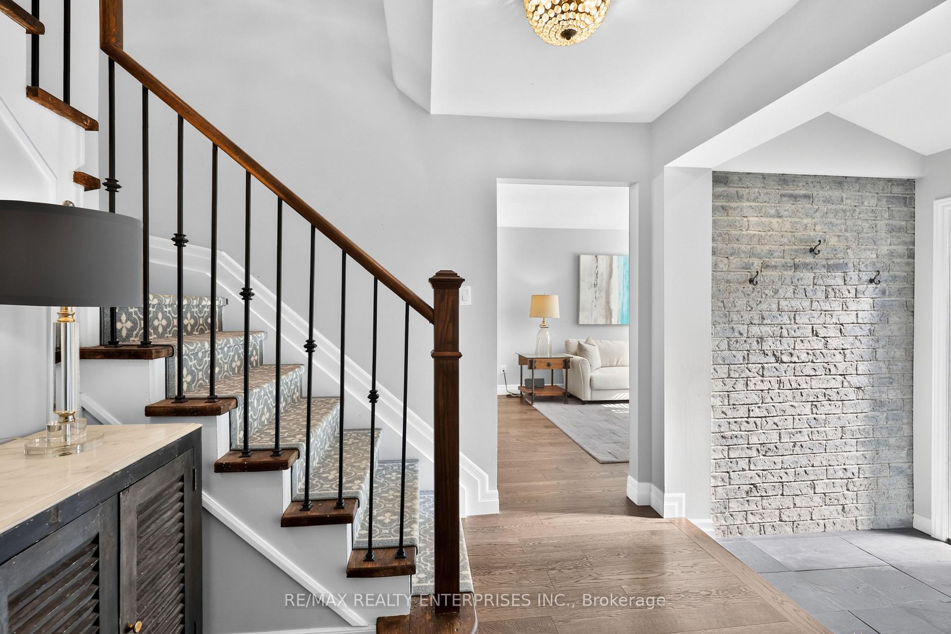 Photo 6 of 1019 Mesa Crescent, Mississauga, Lorne Park — HOMEH