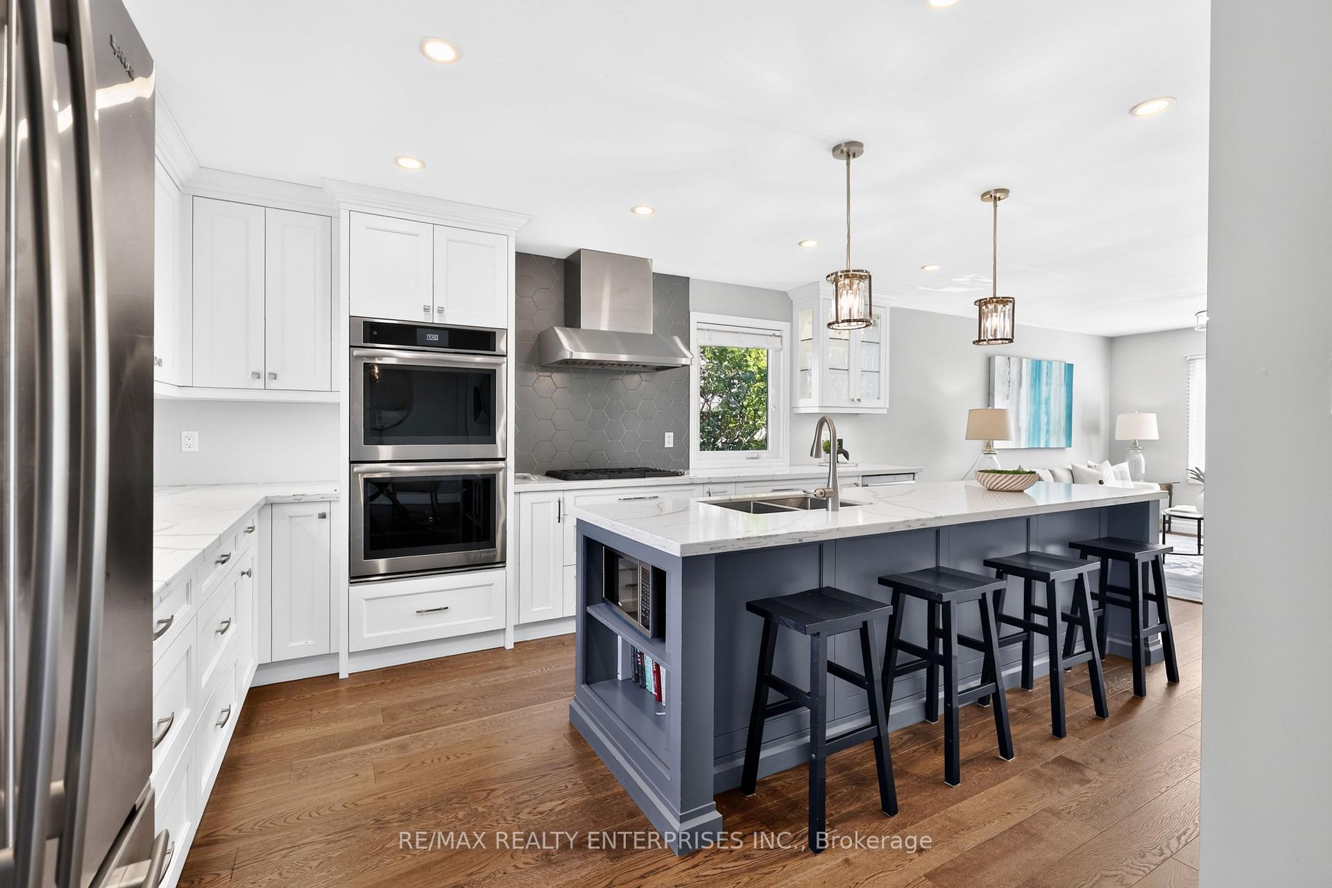 Photo 10 of 1019 Mesa Crescent, Mississauga, Lorne Park — HOMEH