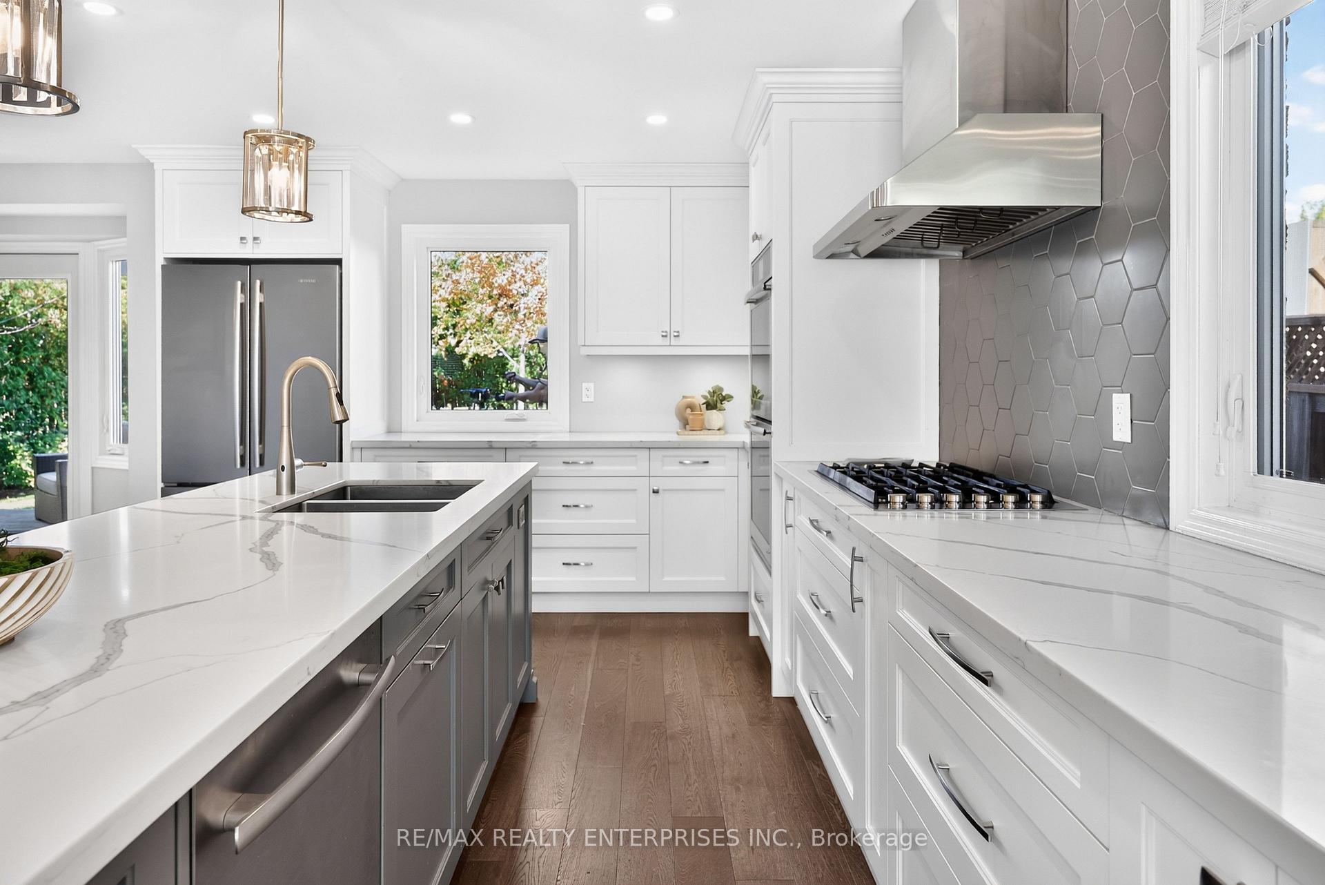 Photo 12 of 1019 Mesa Crescent, Mississauga, Lorne Park — HOMEH