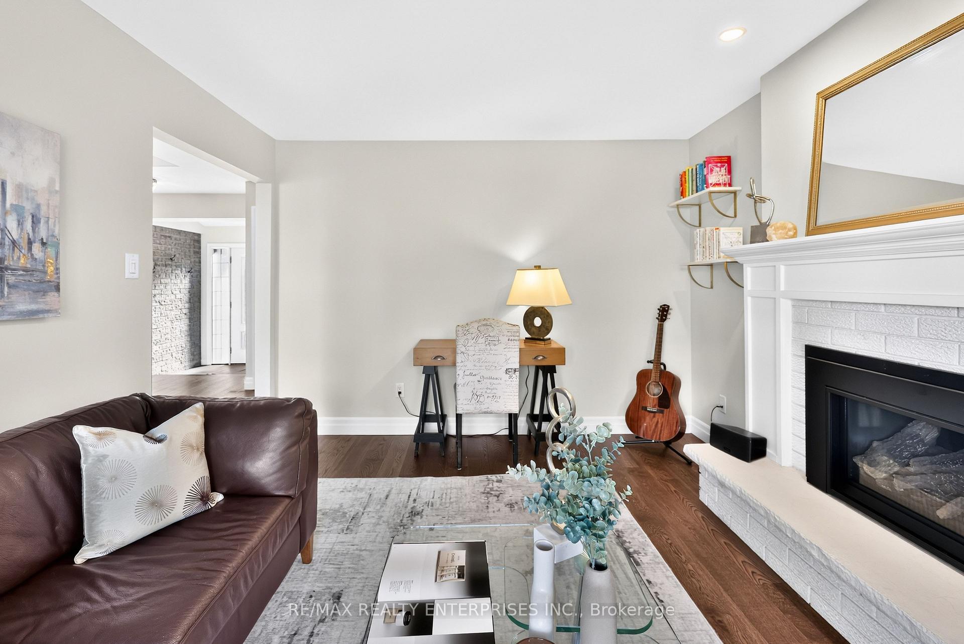 Photo 19 of 1019 Mesa Crescent, Mississauga, Lorne Park — HOMEH