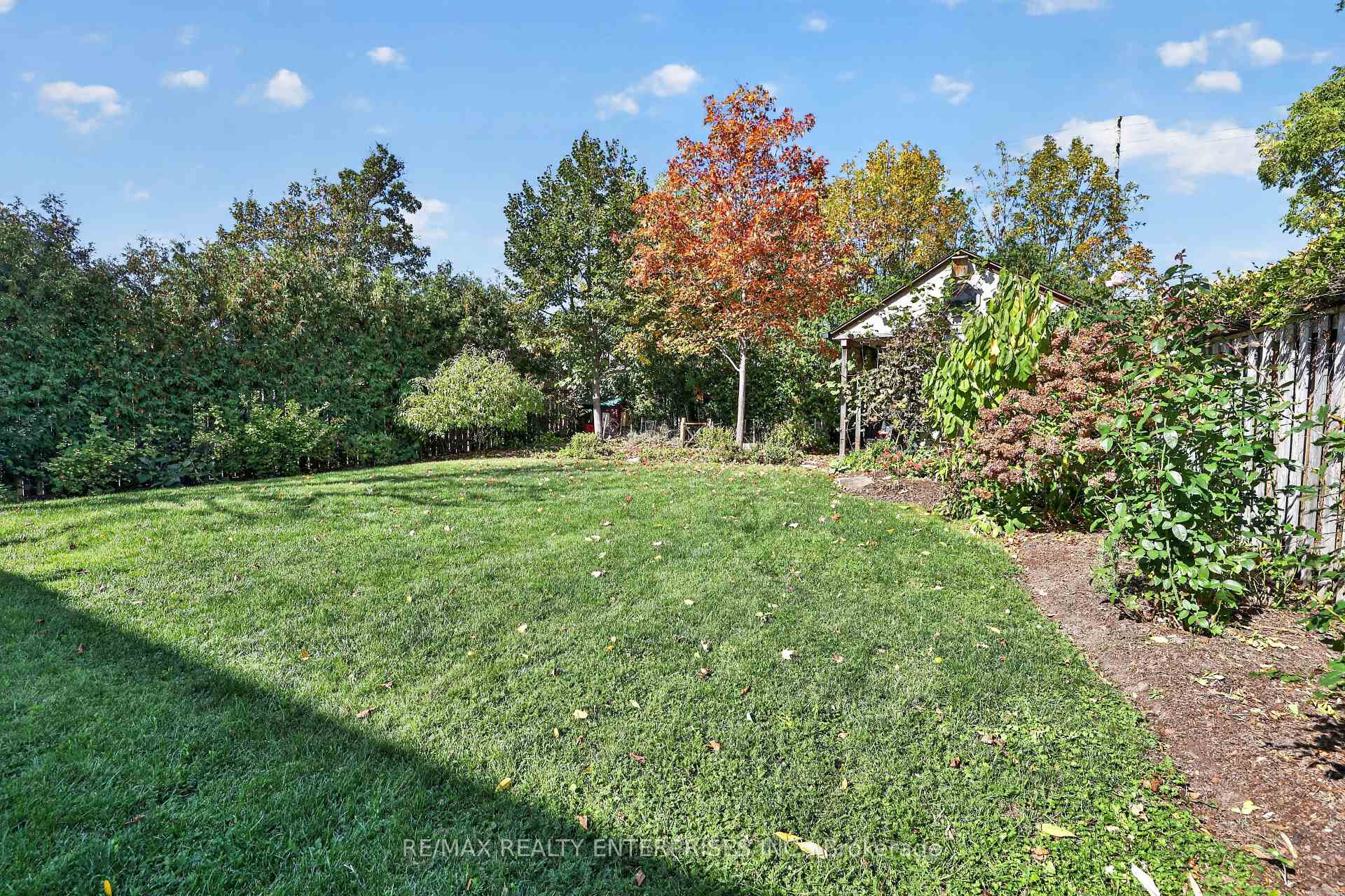 Photo 42 of 1019 Mesa Crescent, Mississauga, Lorne Park — HOMEH