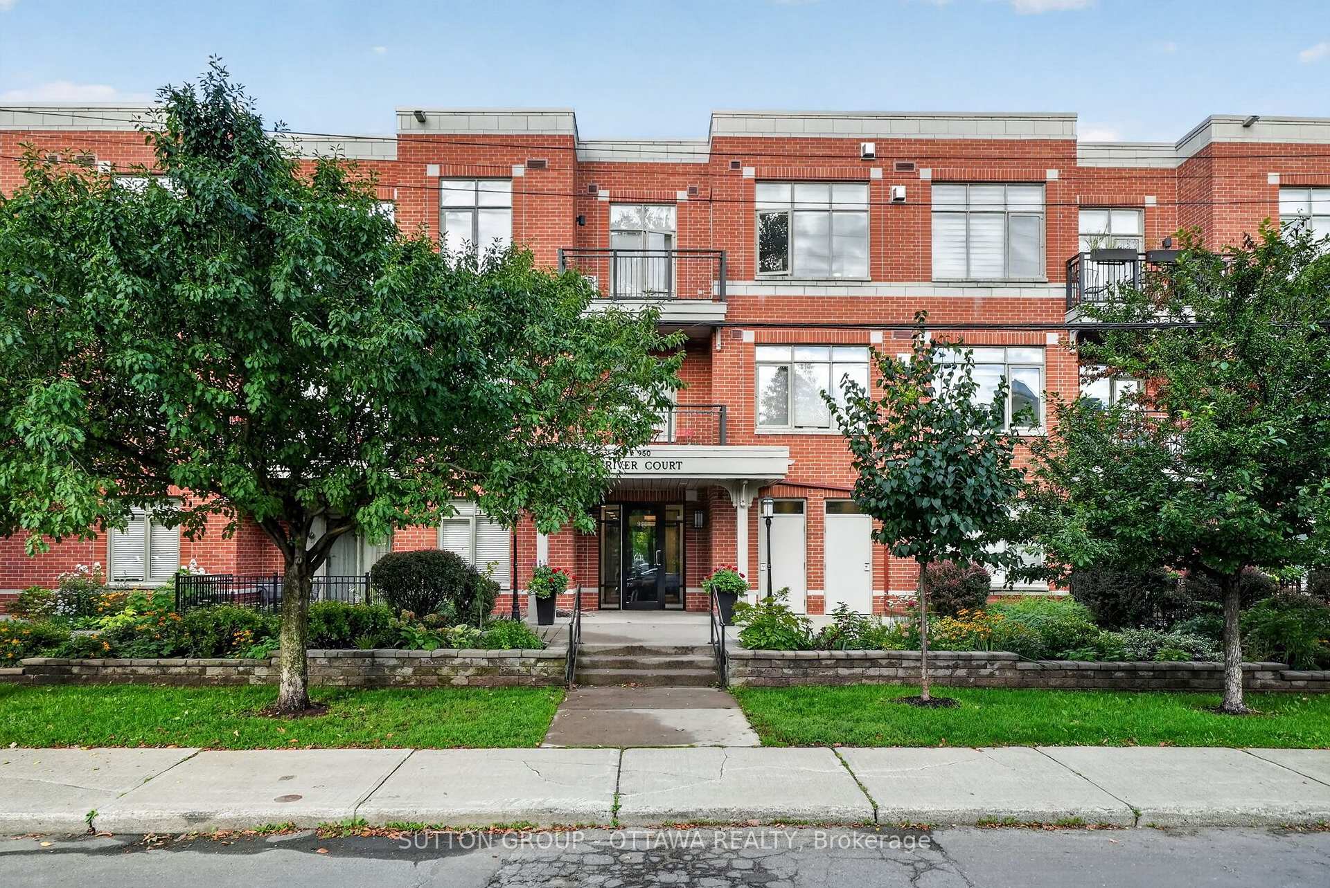 Photo 2 of Unit 103, 950 Marguerite Avenue, Ottawa, Overbrook — HOMEH