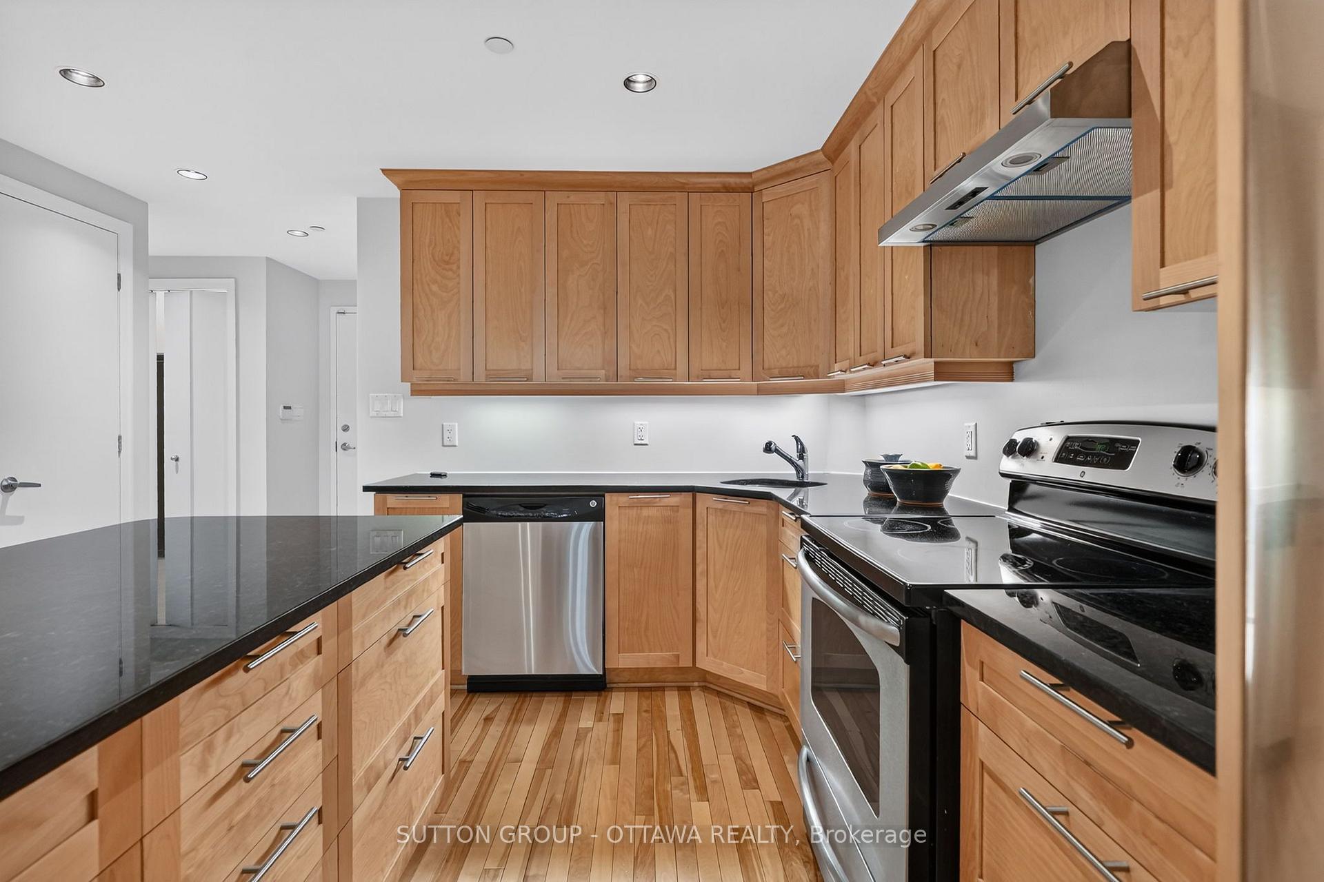 Photo 7 of Unit 103, 950 Marguerite Avenue, Ottawa, Overbrook — HOMEH