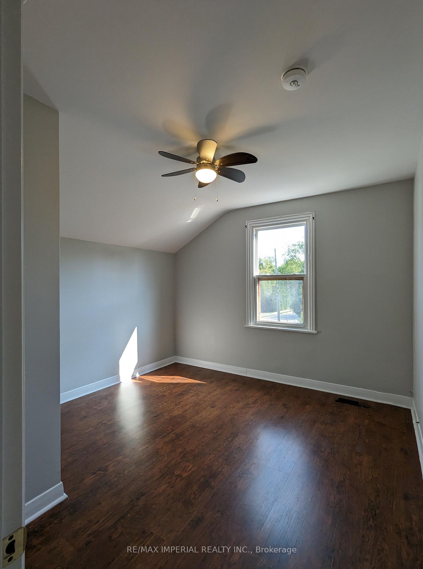 Photo 4 of Unit Upper, 2 Huron Street, Kawartha Lakes, Lindsay — HOMEH