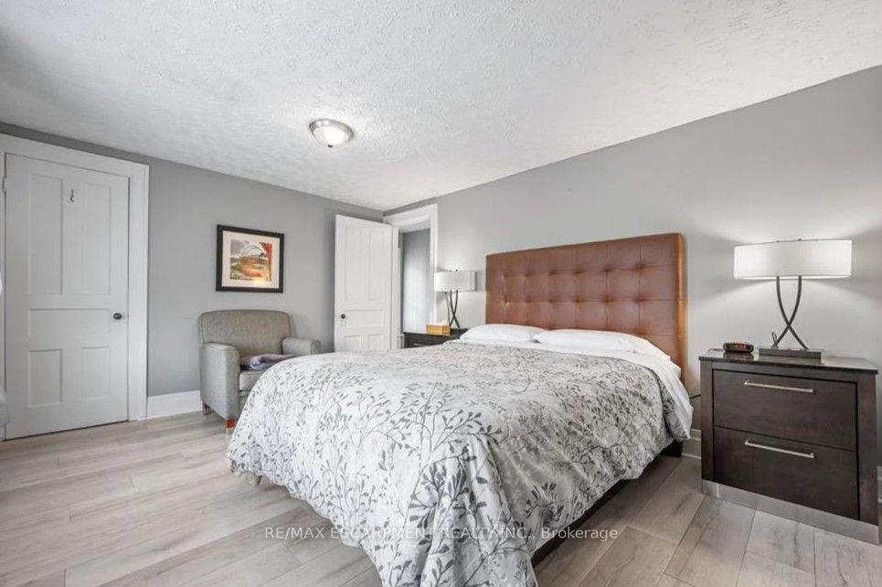 Photo 6 of 5429 Second Avenue, Niagara Falls, Clifton Hill — HOMEH