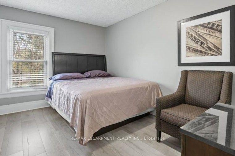 Photo 7 of 5429 Second Avenue, Niagara Falls, Clifton Hill — HOMEH