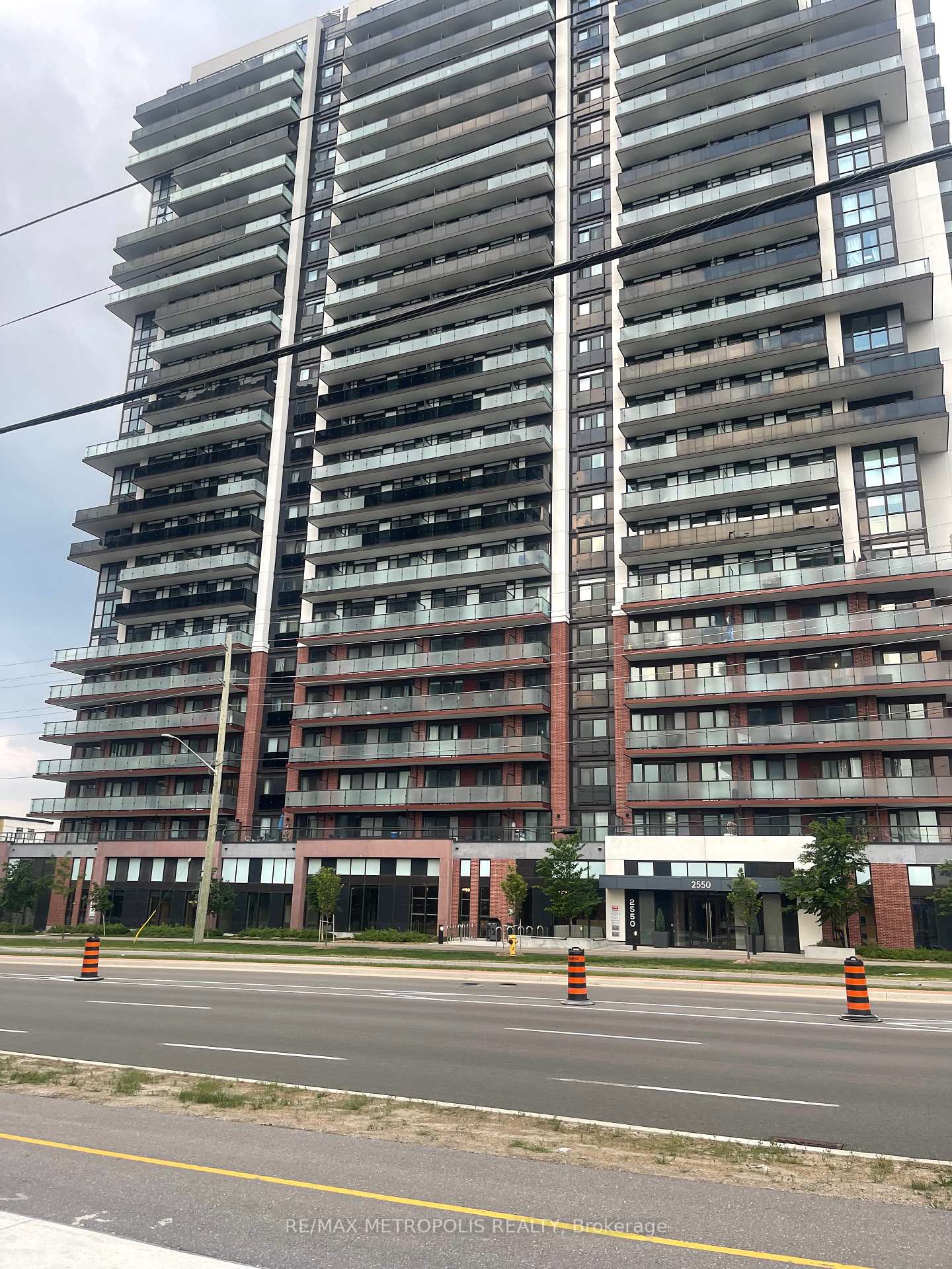 Photo of Unit 413, 2545 Simcoe Street N