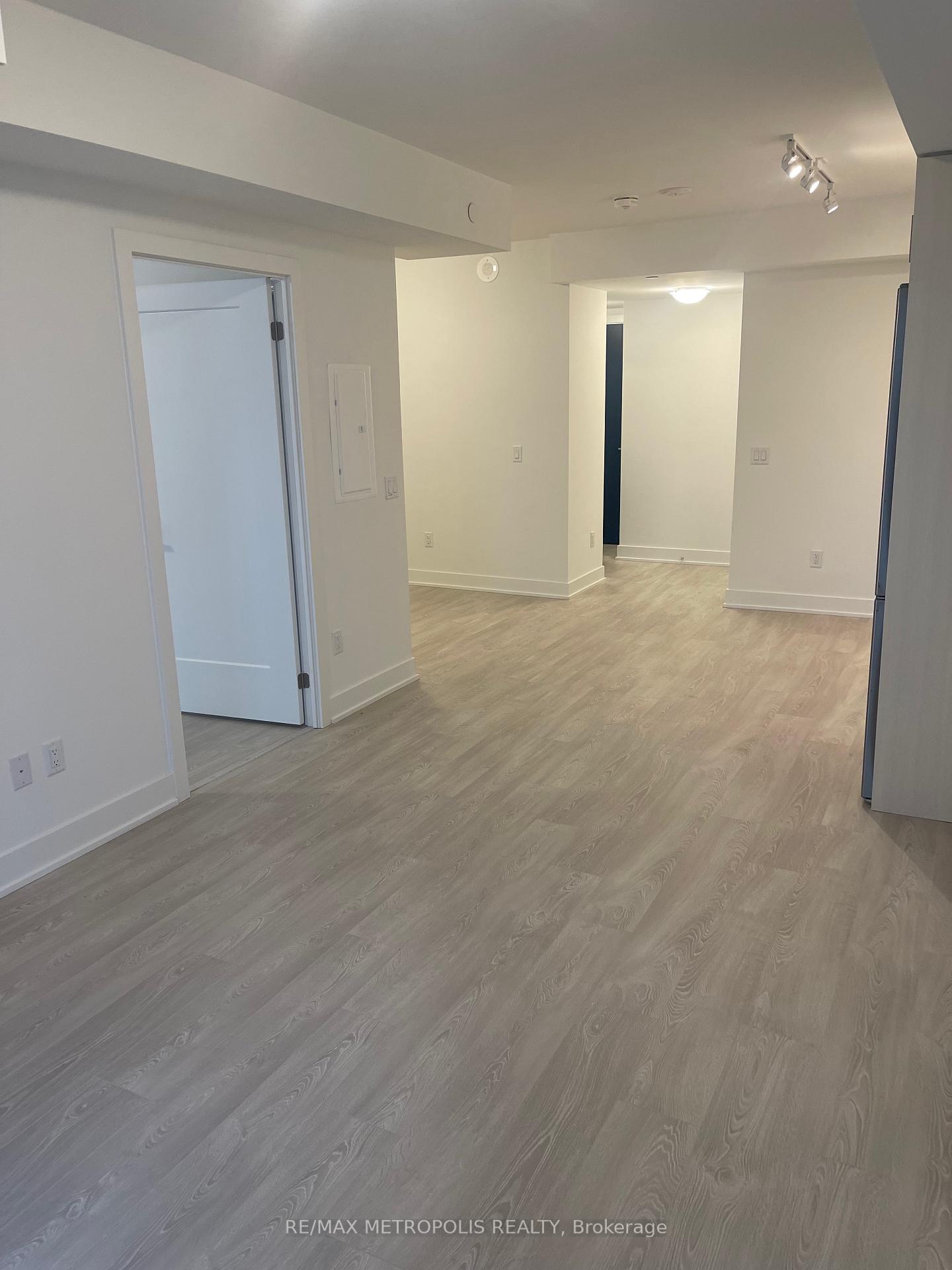 Photo 5 of Unit 413, 2545 Simcoe Street N, Oshawa, Windfields — HOMEH