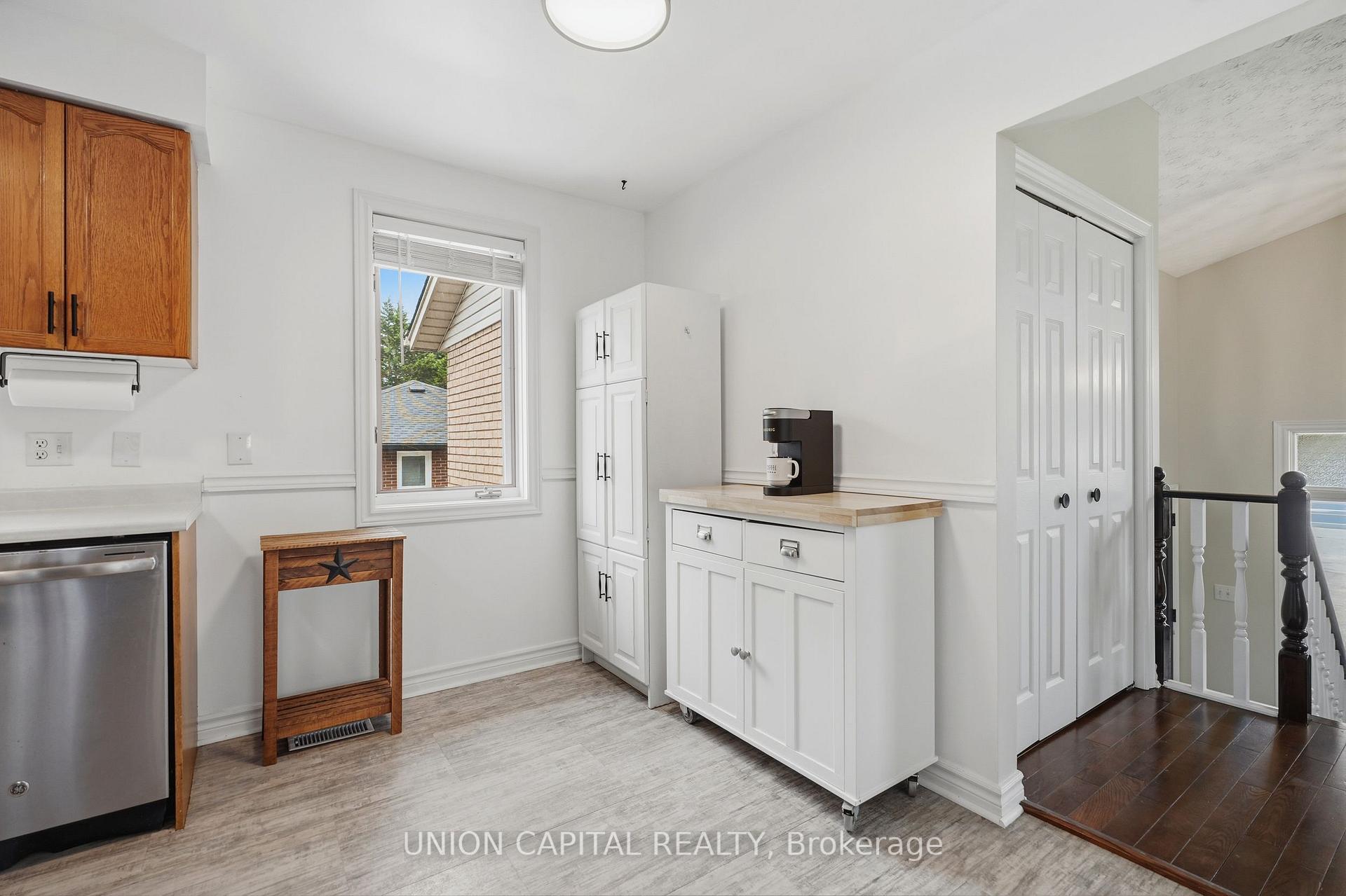 Photo 10 of 6699 Montrose Road, Niagara Falls, West Wood — HOMEH