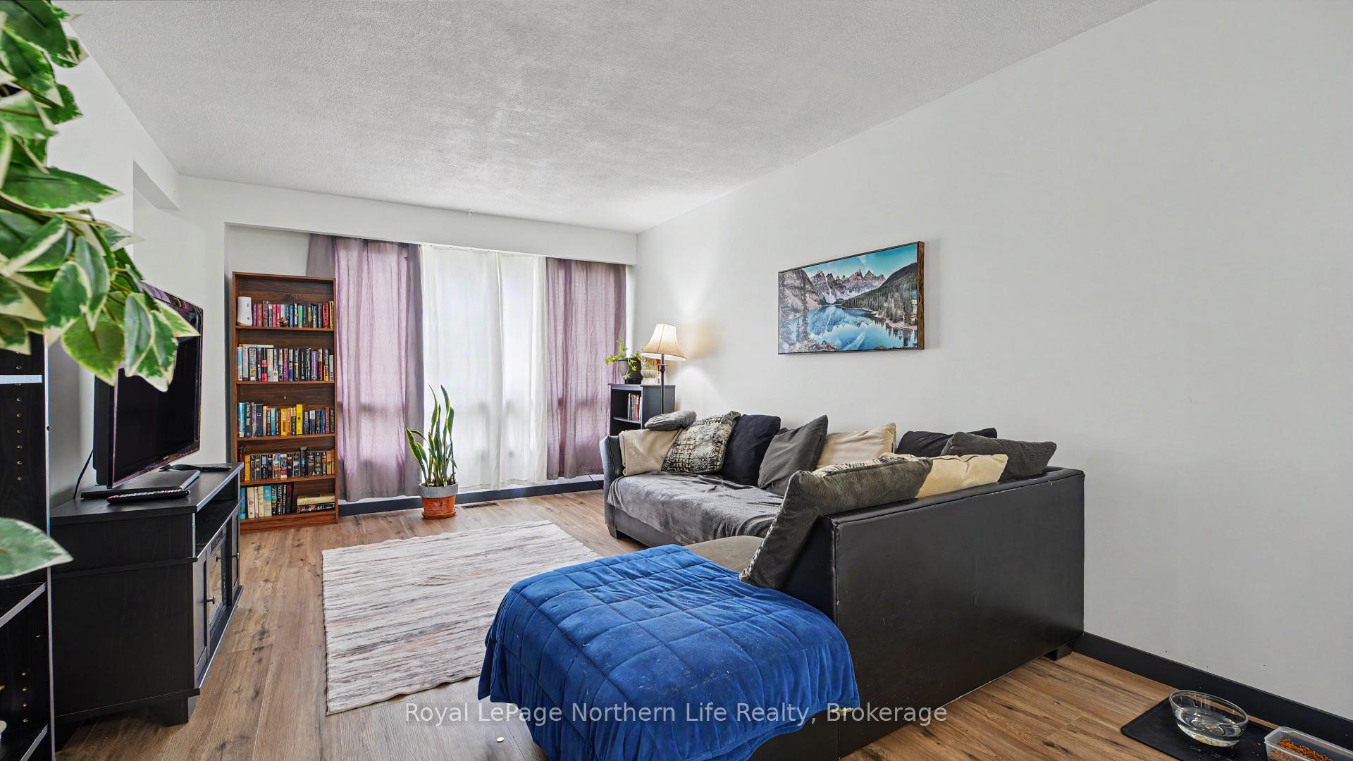 Photo 3 of 811 Tackaberry Drive, North Bay, West End — HOMEH