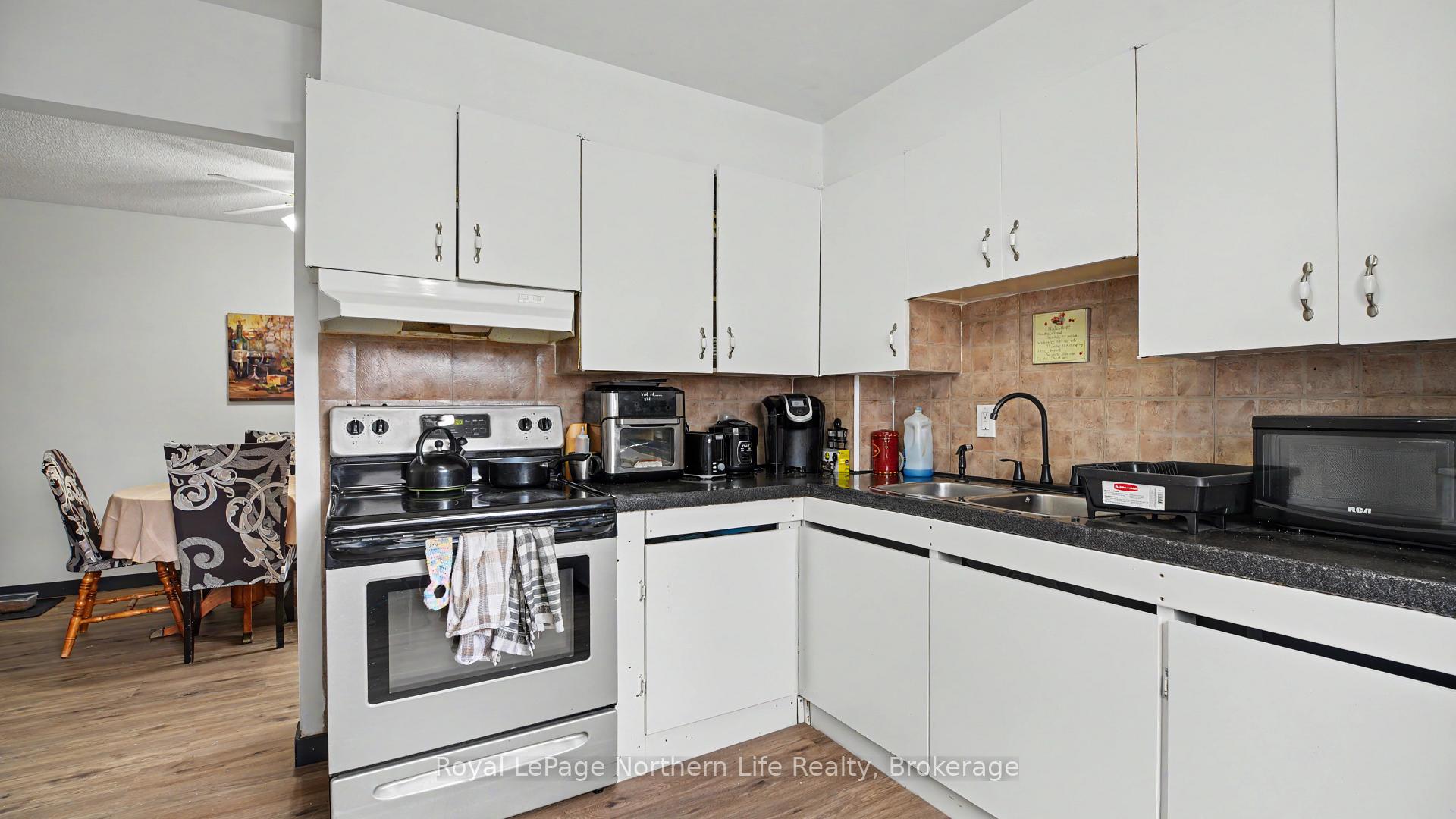 Photo 10 of 811 Tackaberry Drive, North Bay, West End — HOMEH