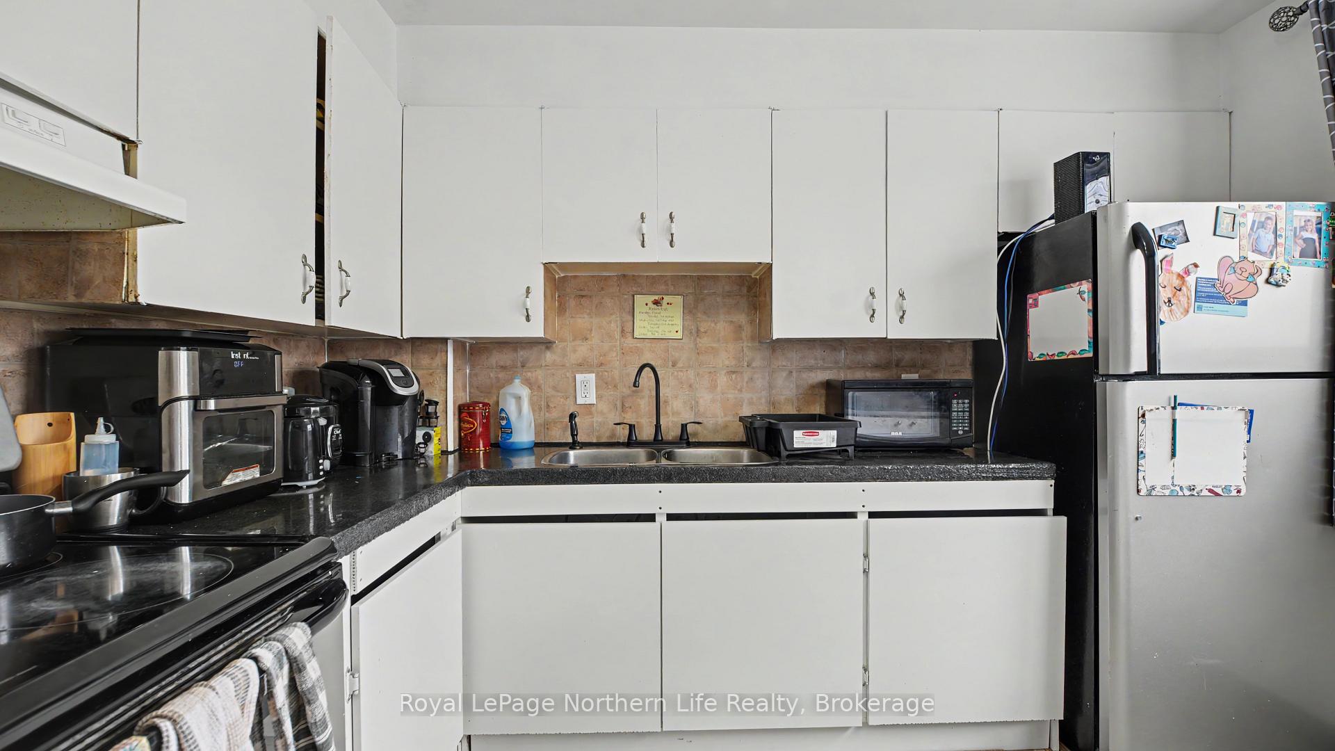Photo 11 of 811 Tackaberry Drive, North Bay, West End — HOMEH