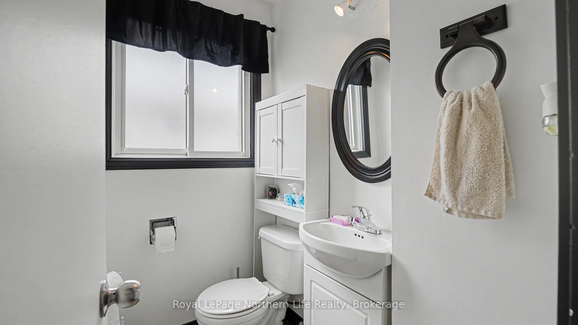 Photo 14 of 811 Tackaberry Drive, North Bay, West End — HOMEH