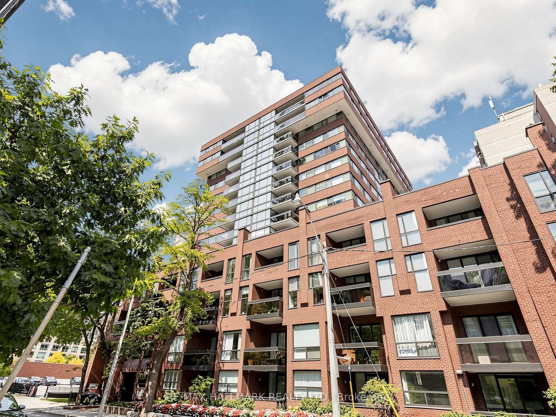 Photo of Unit 1405, 15 Mcmurrich Street