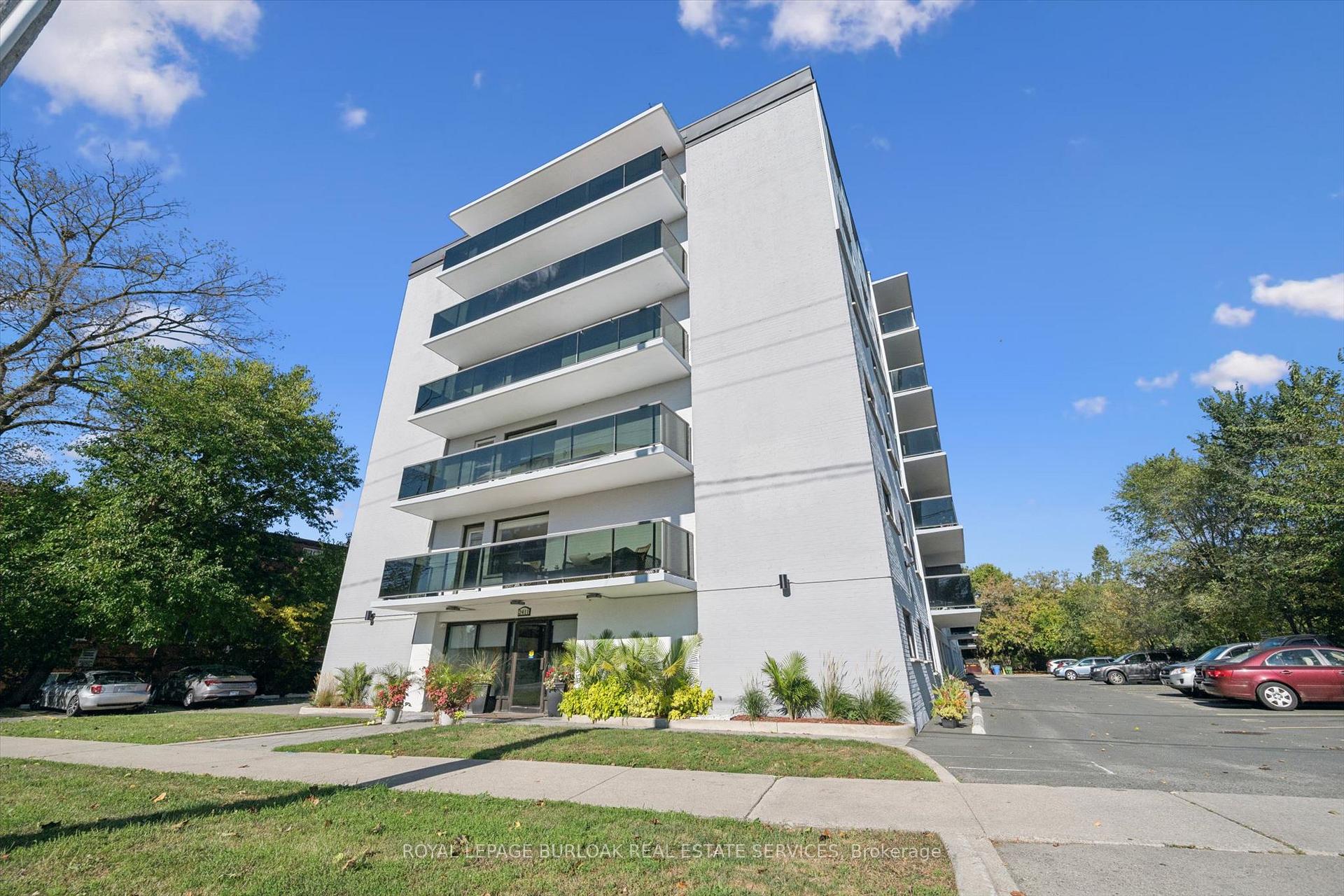 Photo 3 of Unit 405, 2411 New Street, Burlington, Brant — HOMEH