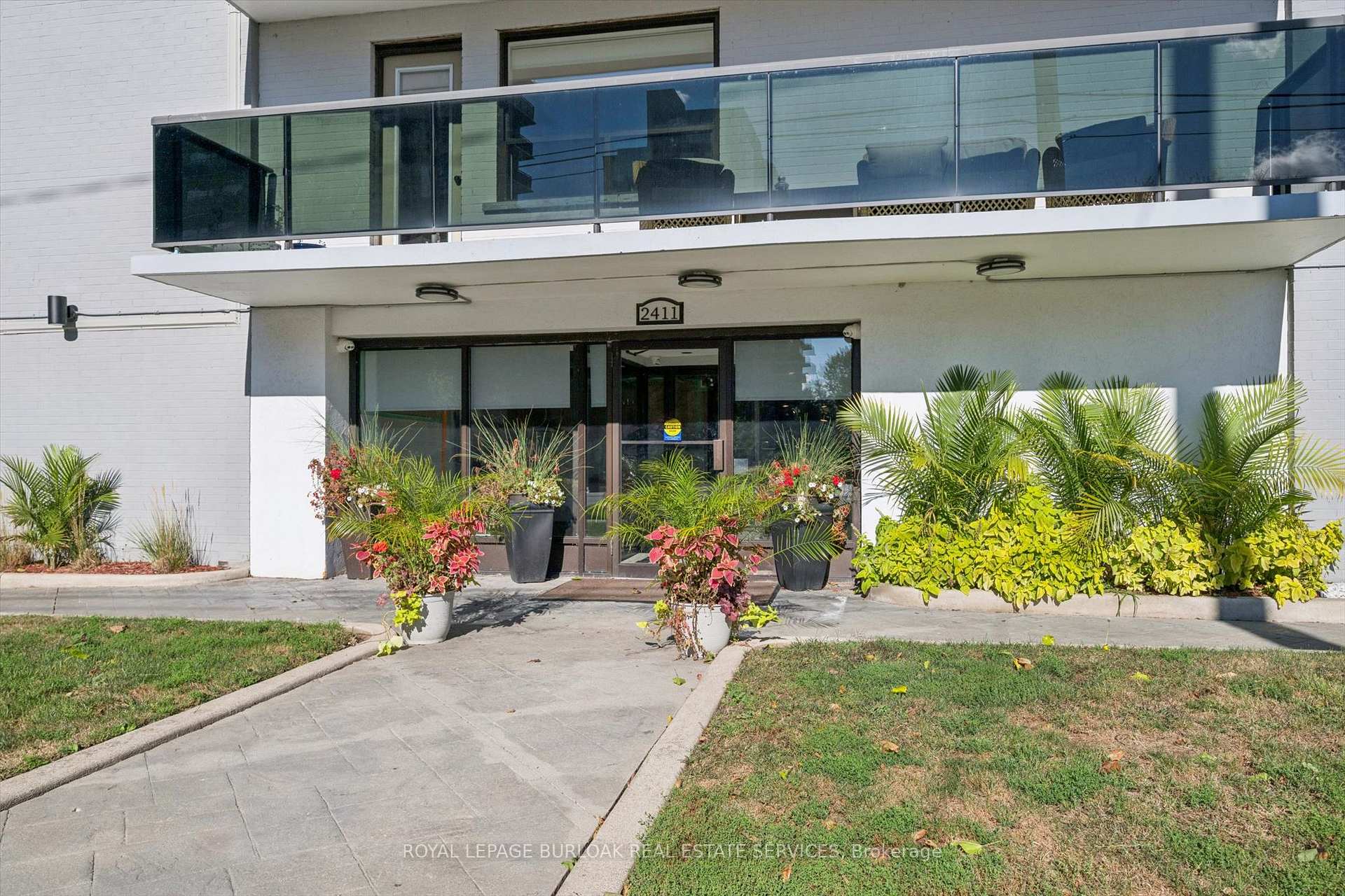 Photo 4 of Unit 405, 2411 New Street, Burlington, Brant — HOMEH