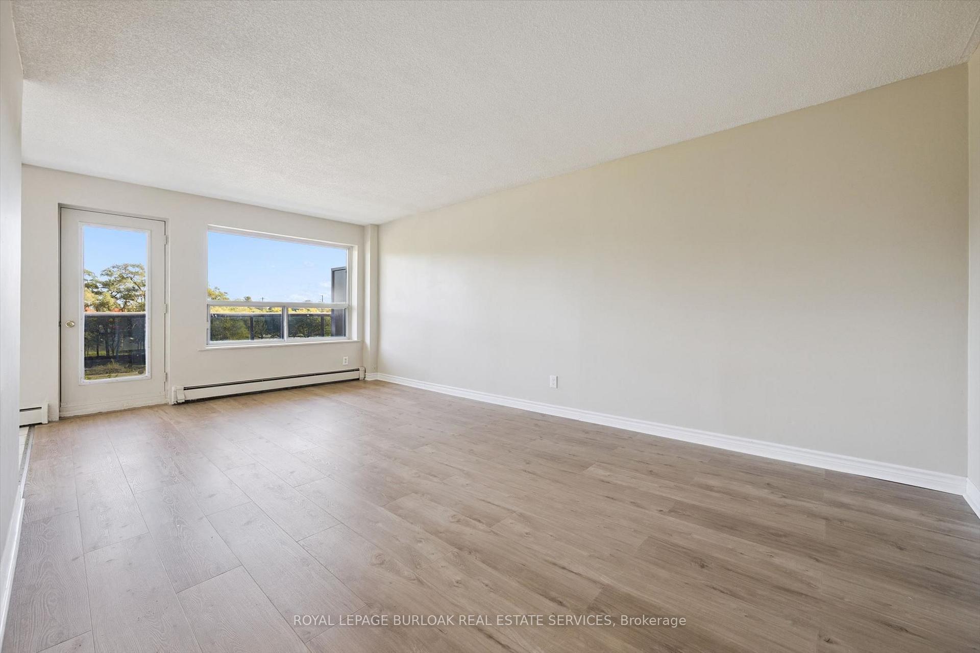 Photo 9 of Unit 405, 2411 New Street, Burlington, Brant — HOMEH