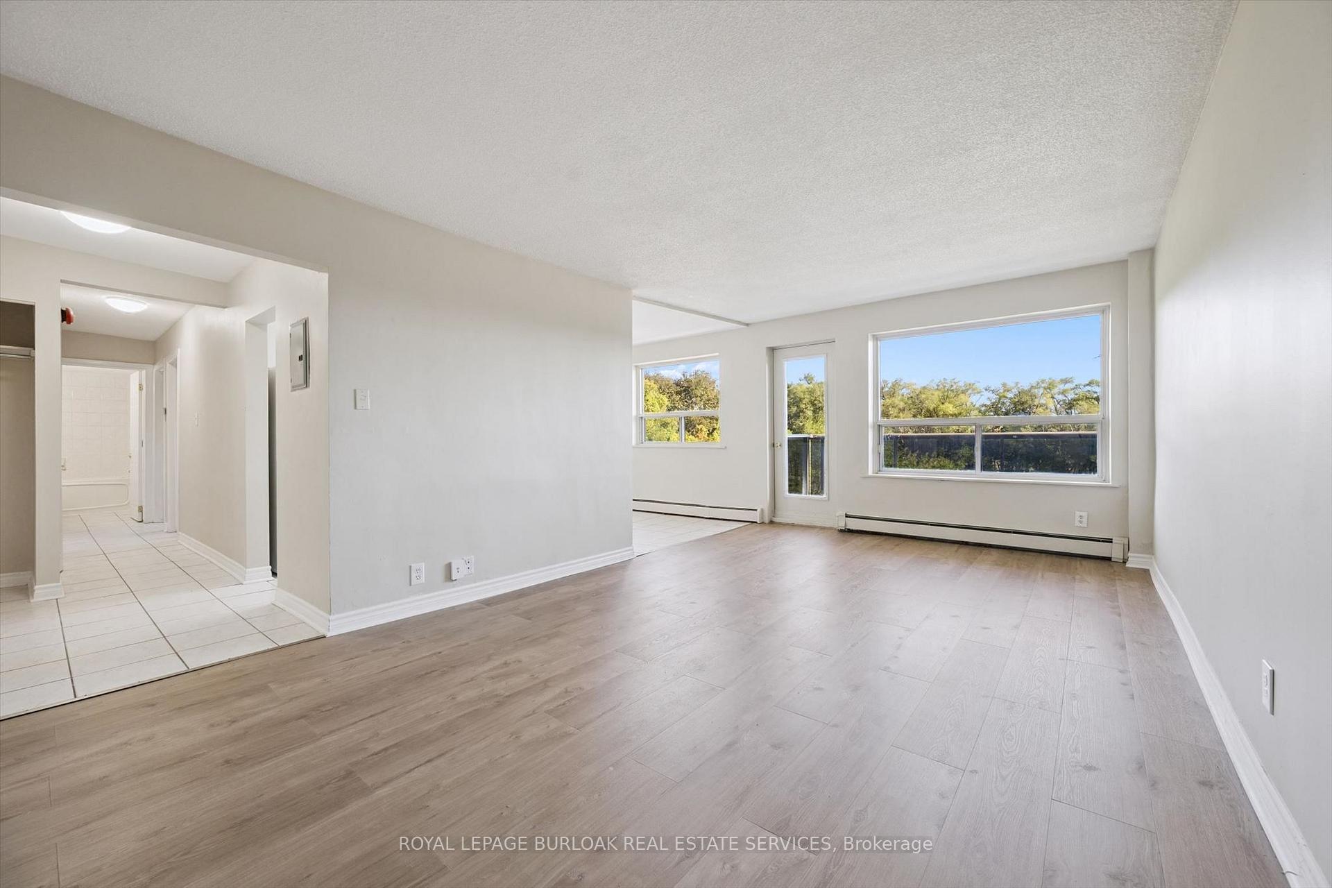 Photo 10 of Unit 405, 2411 New Street, Burlington, Brant — HOMEH