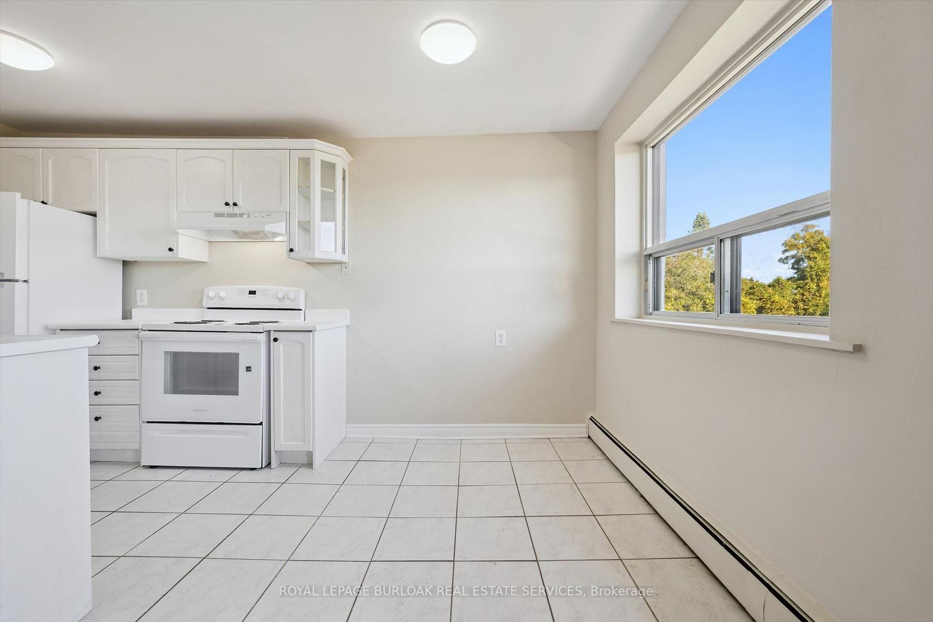 Photo 13 of Unit 405, 2411 New Street, Burlington, Brant — HOMEH