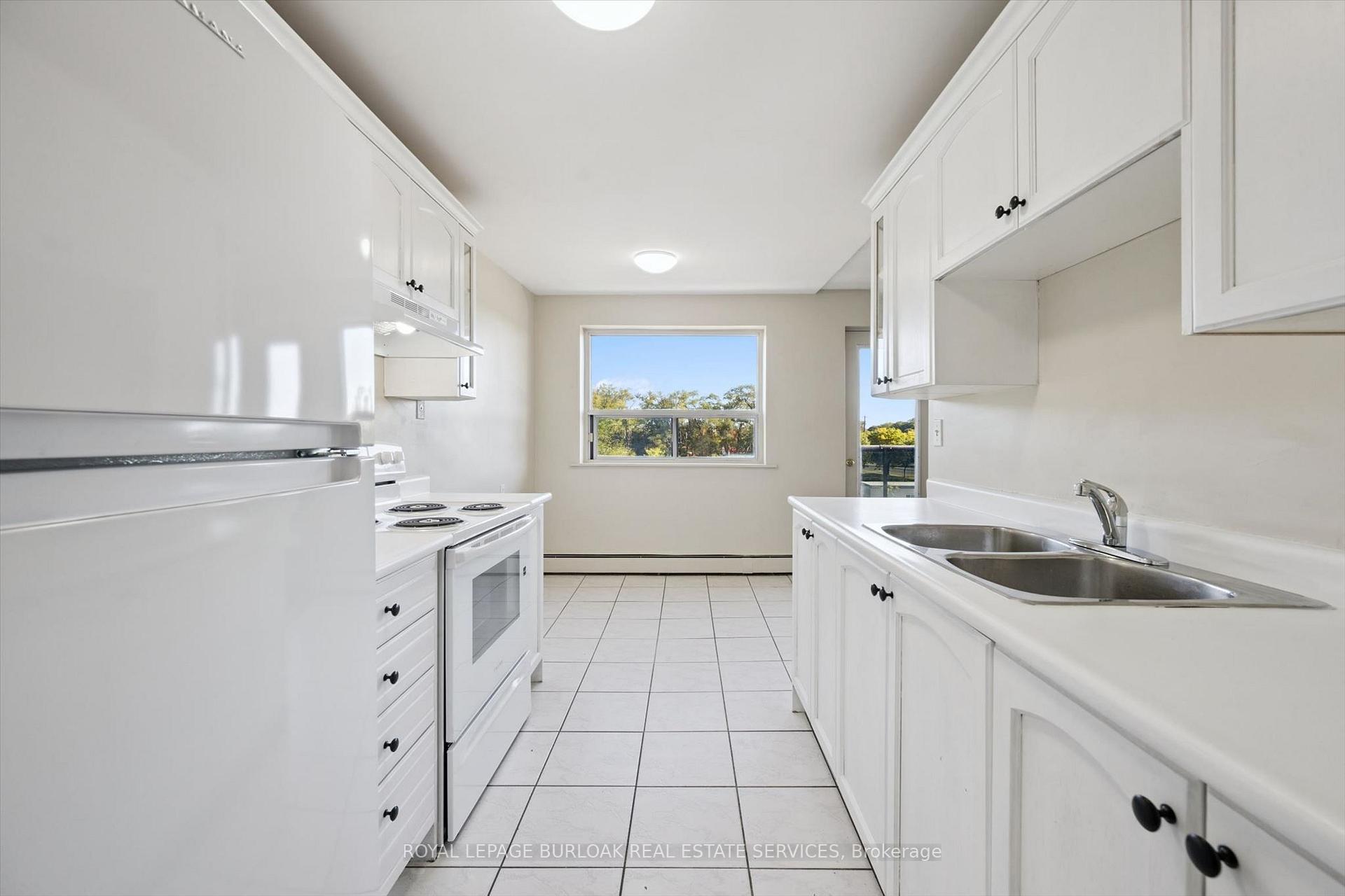 Photo 17 of Unit 405, 2411 New Street, Burlington, Brant — HOMEH