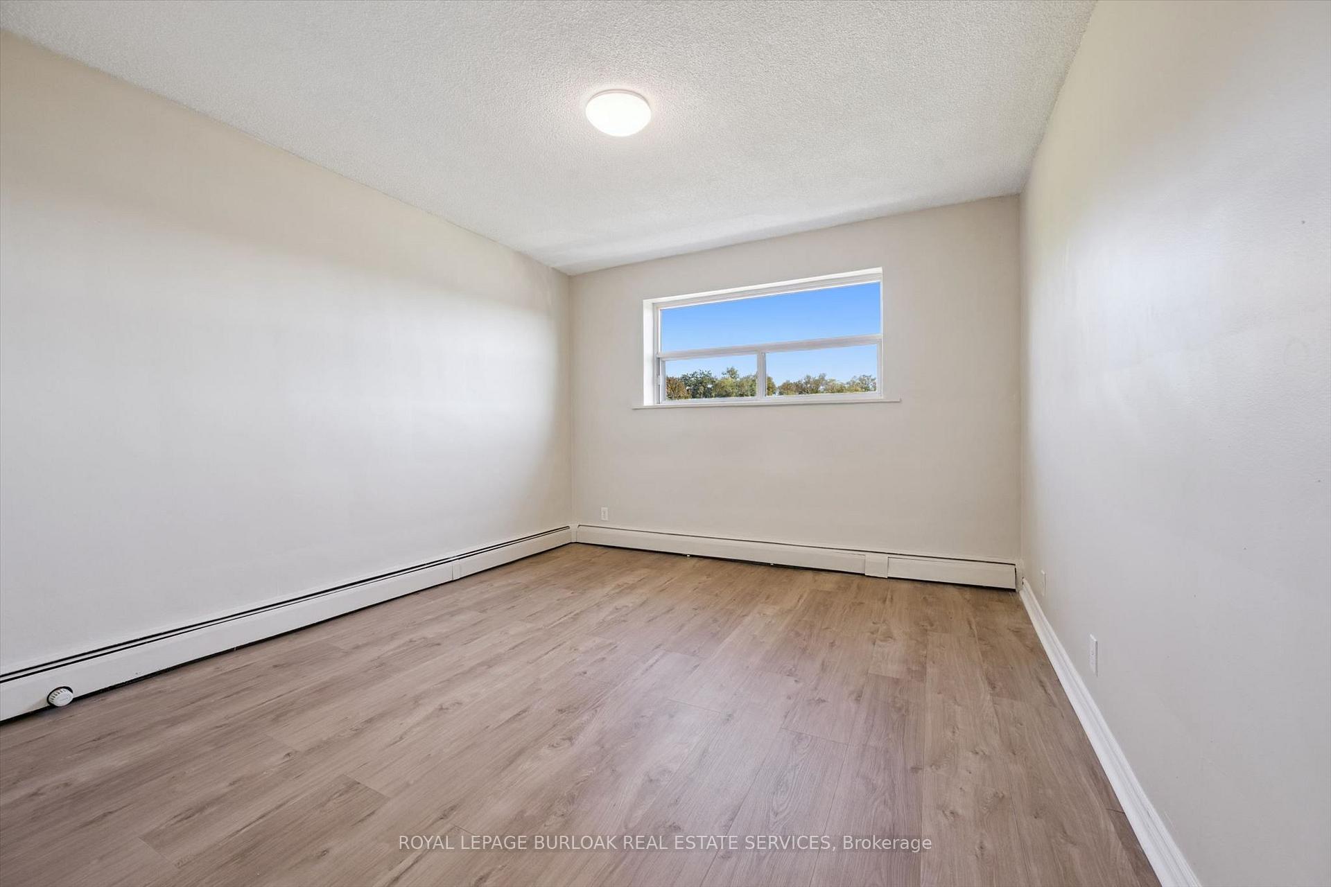 Photo 20 of Unit 405, 2411 New Street, Burlington, Brant — HOMEH