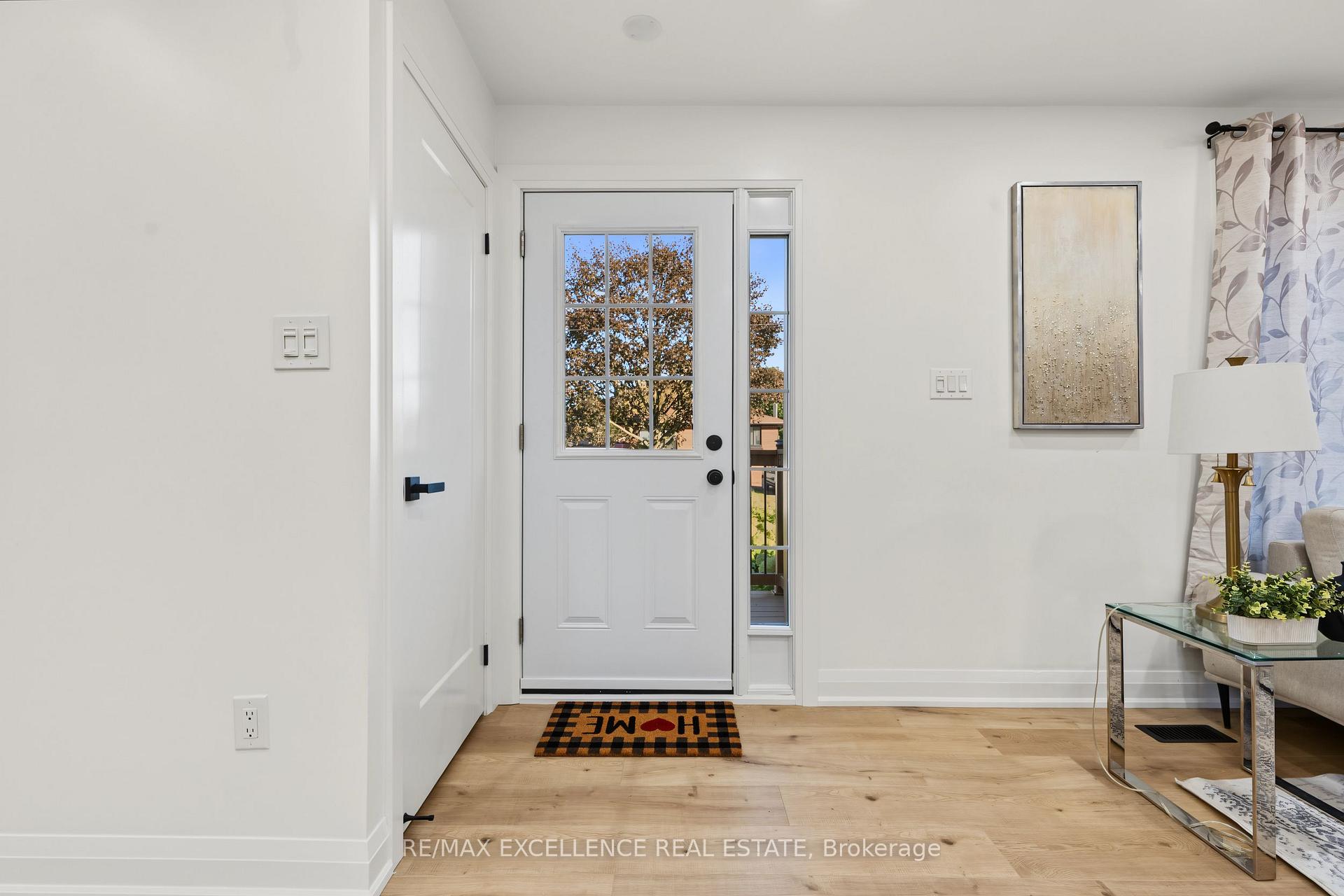 Photo 4 of 98 Wise Crescent, Hamilton, Huntington — HOMEH