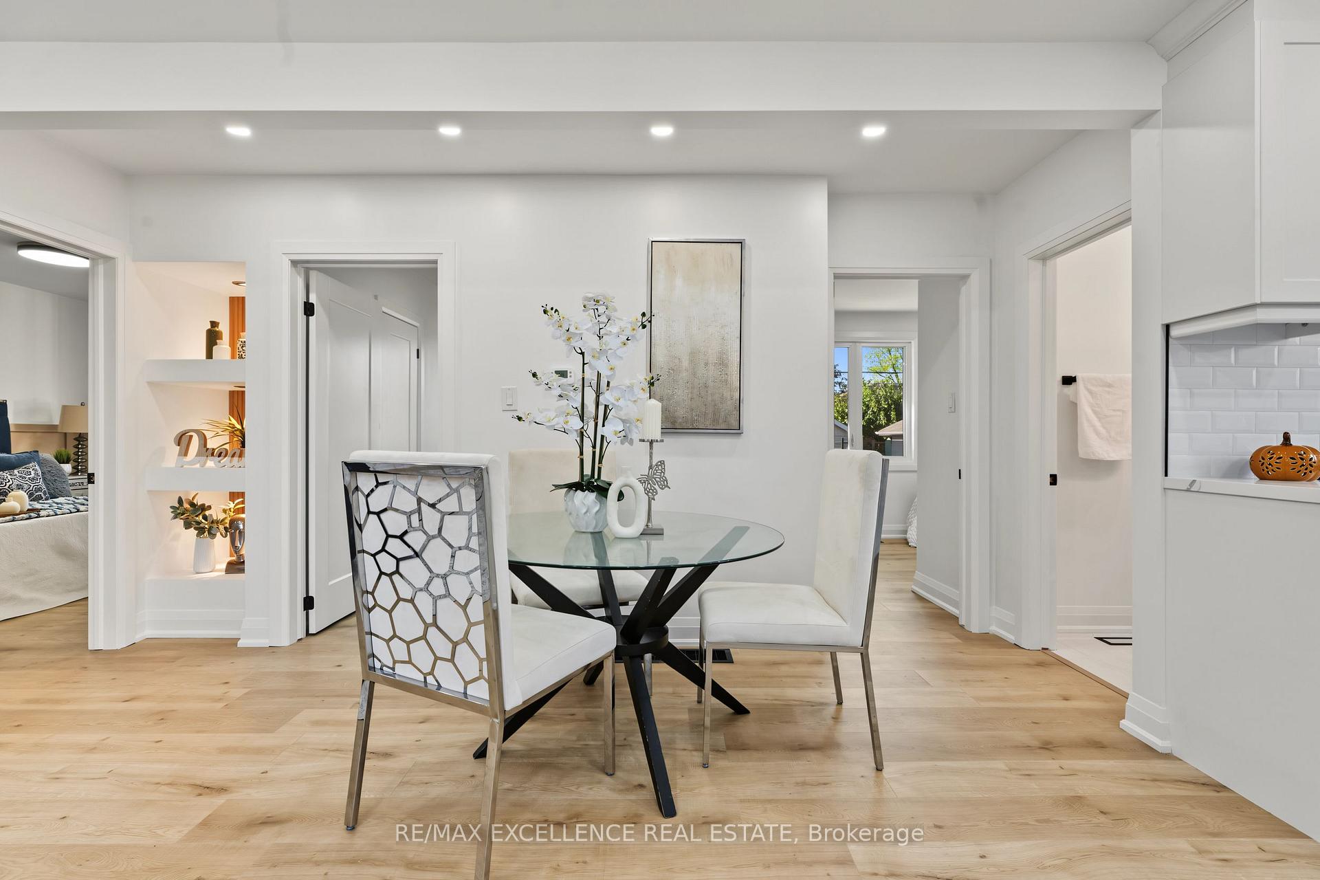 Photo 9 of 98 Wise Crescent, Hamilton, Huntington — HOMEH