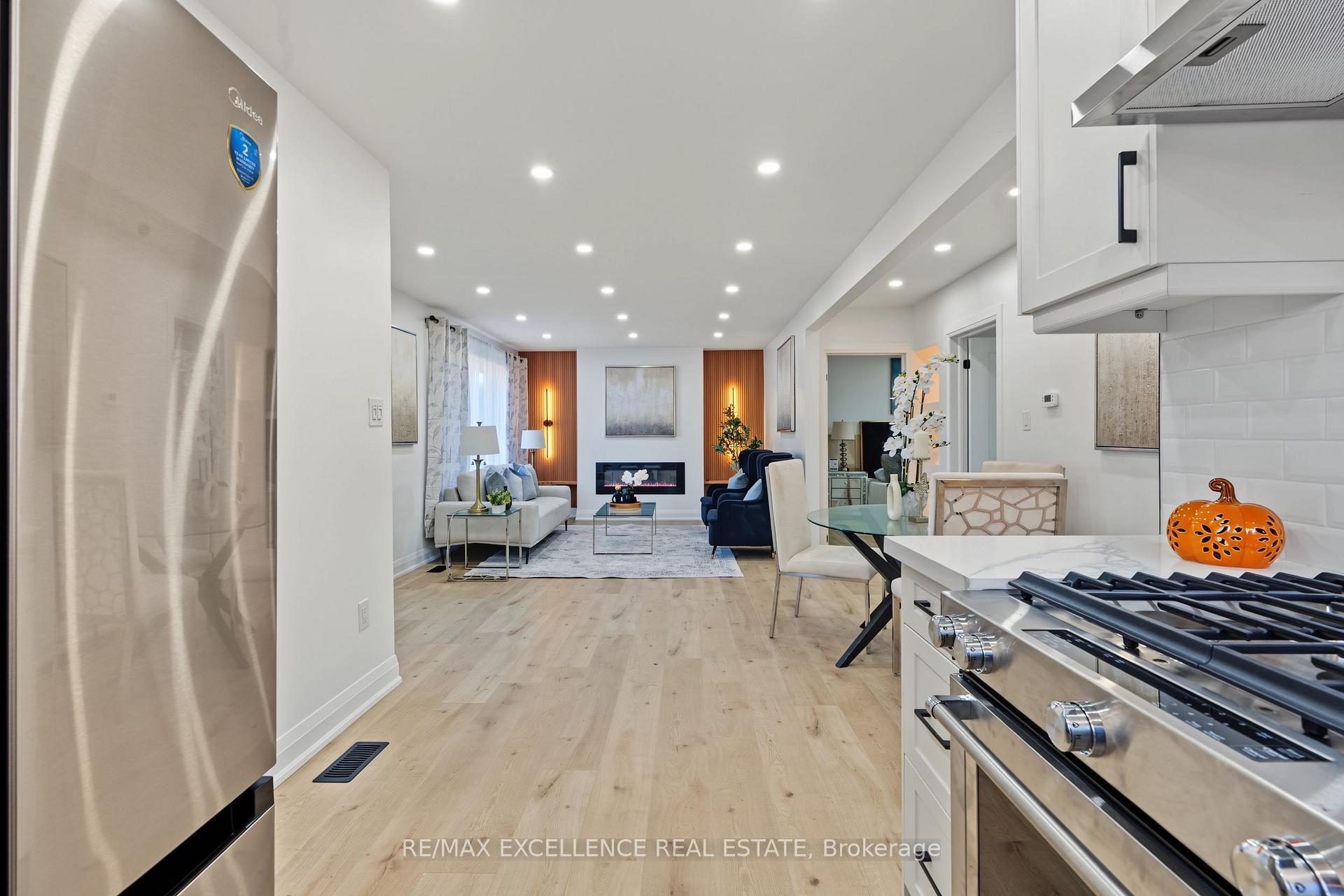 Photo 11 of 98 Wise Crescent, Hamilton, Huntington — HOMEH