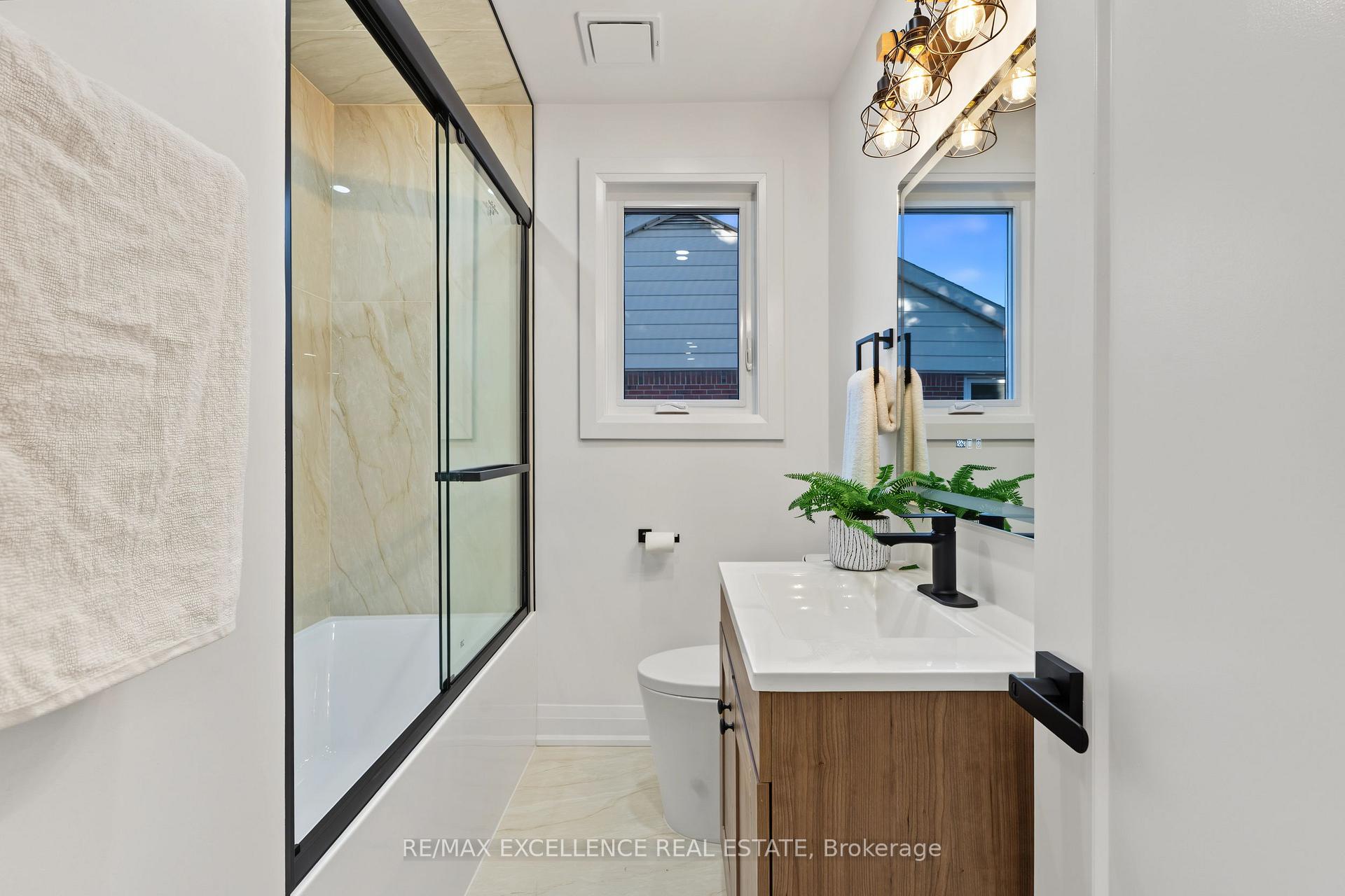 Photo 12 of 98 Wise Crescent, Hamilton, Huntington — HOMEH
