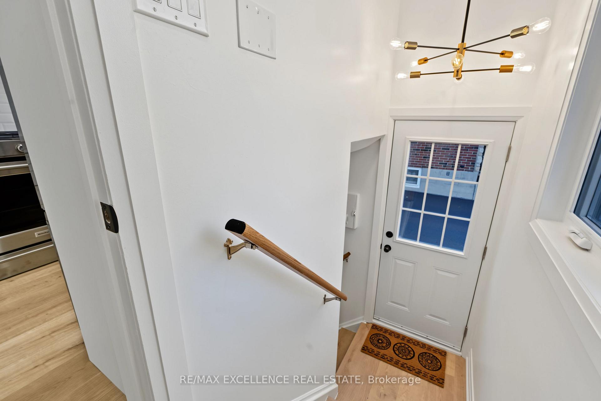 Photo 20 of 98 Wise Crescent, Hamilton, Huntington — HOMEH