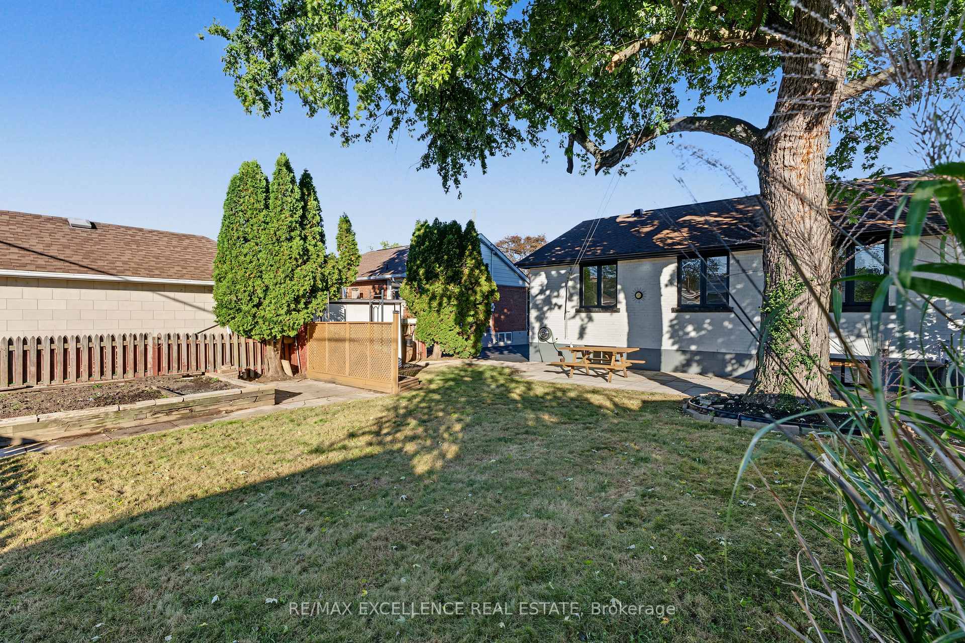Photo 33 of 98 Wise Crescent, Hamilton, Huntington — HOMEH