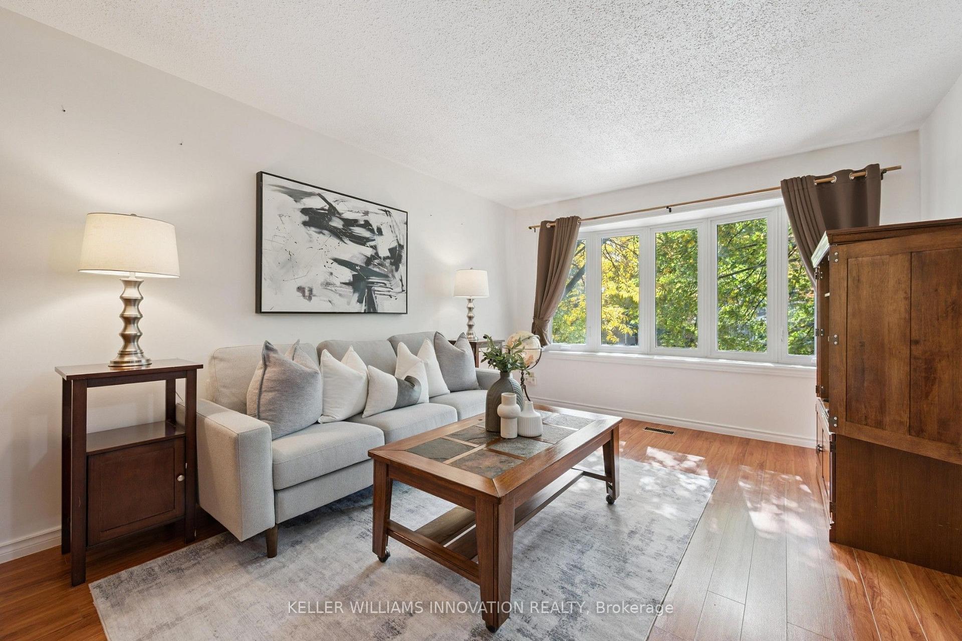 Photo 2 of 128 Briar Knoll Drive, Kitchener, Country Hills West — HOMEH