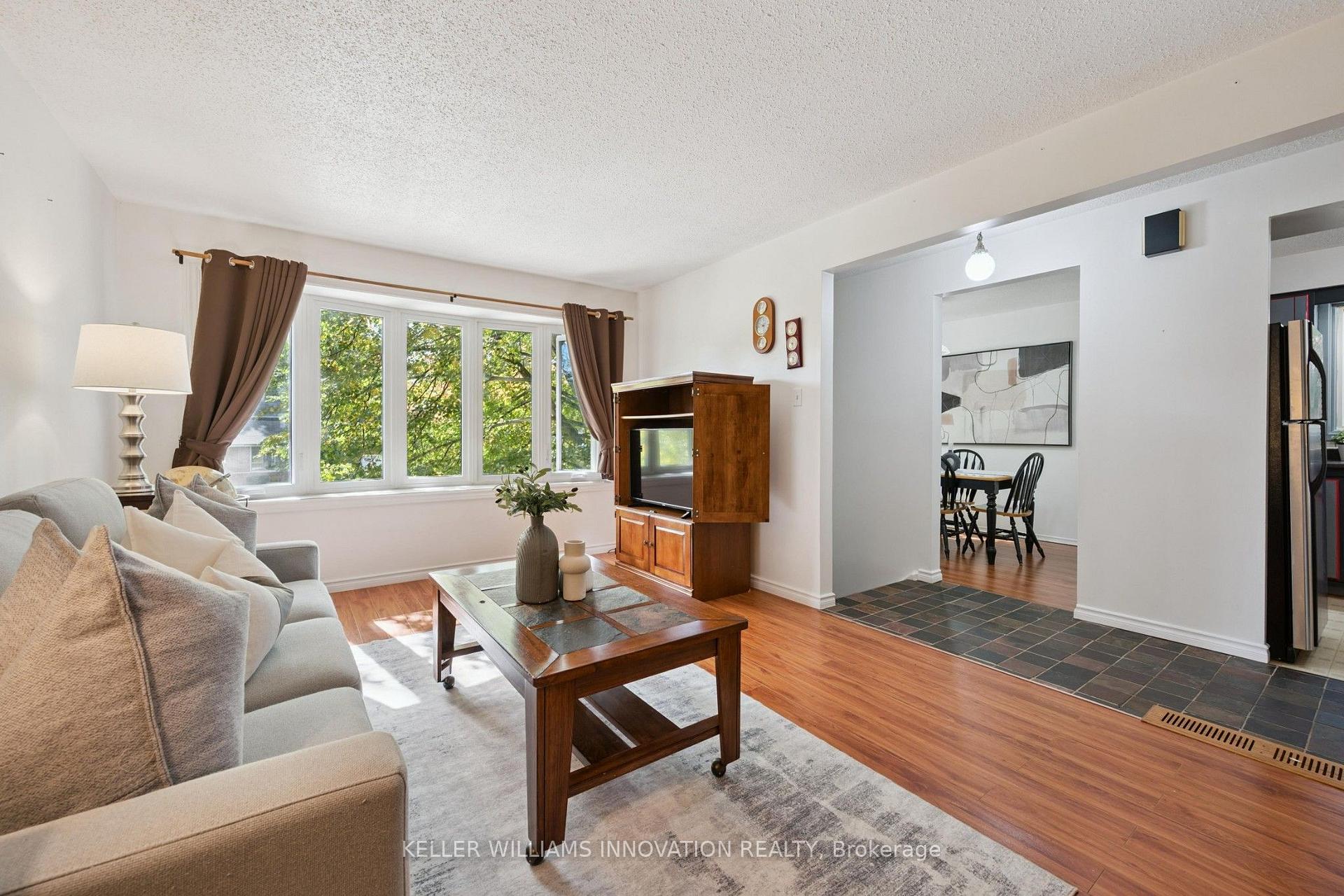Photo 3 of 128 Briar Knoll Drive, Kitchener, Country Hills West — HOMEH