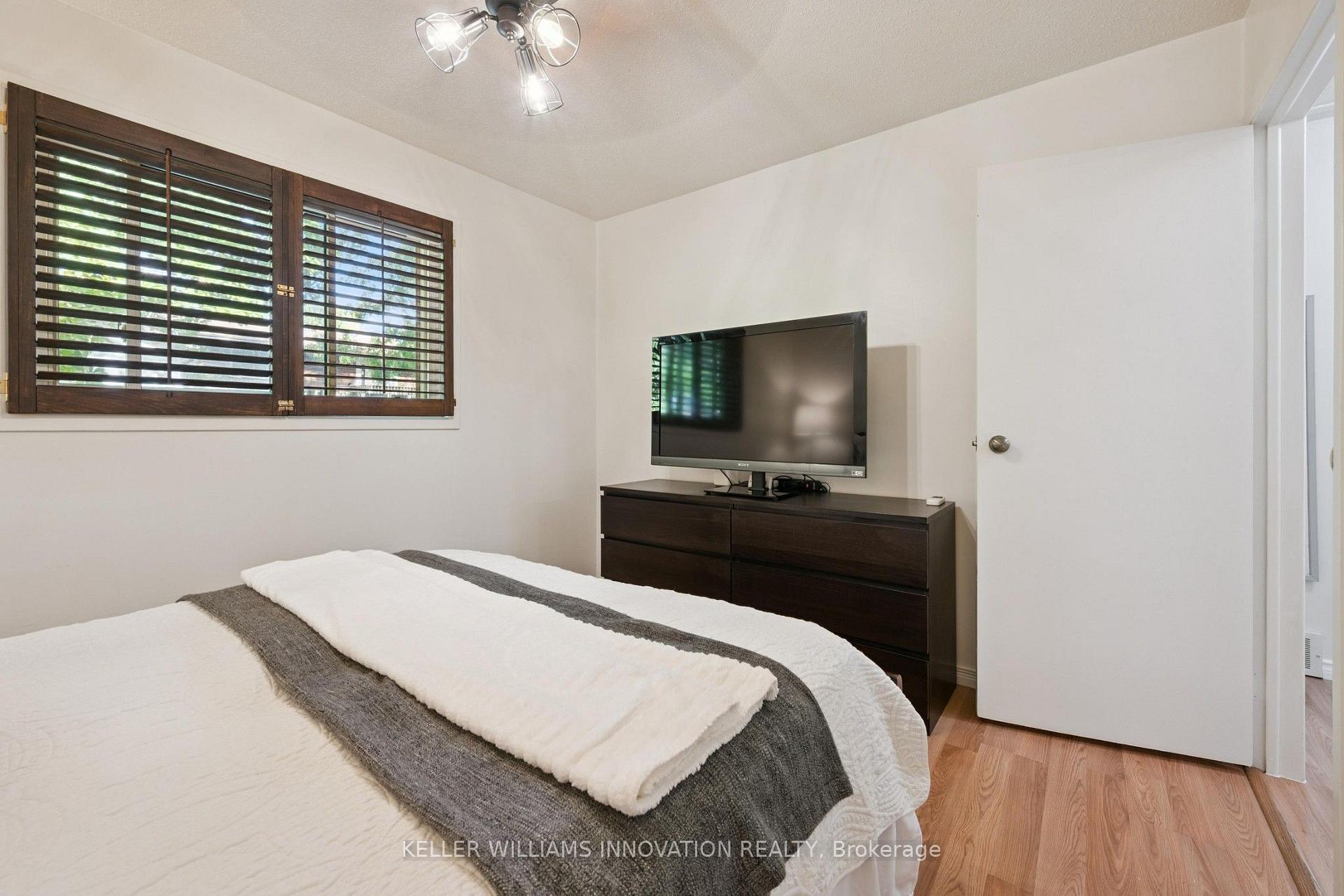 Photo 18 of 128 Briar Knoll Drive, Kitchener, Country Hills West — HOMEH