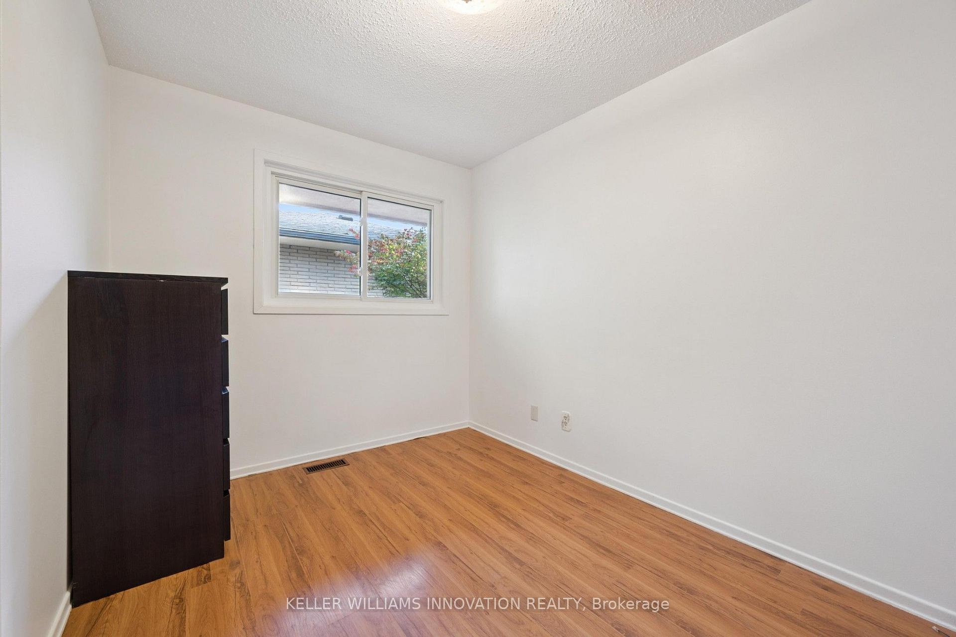 Photo 22 of 128 Briar Knoll Drive, Kitchener, Country Hills West — HOMEH