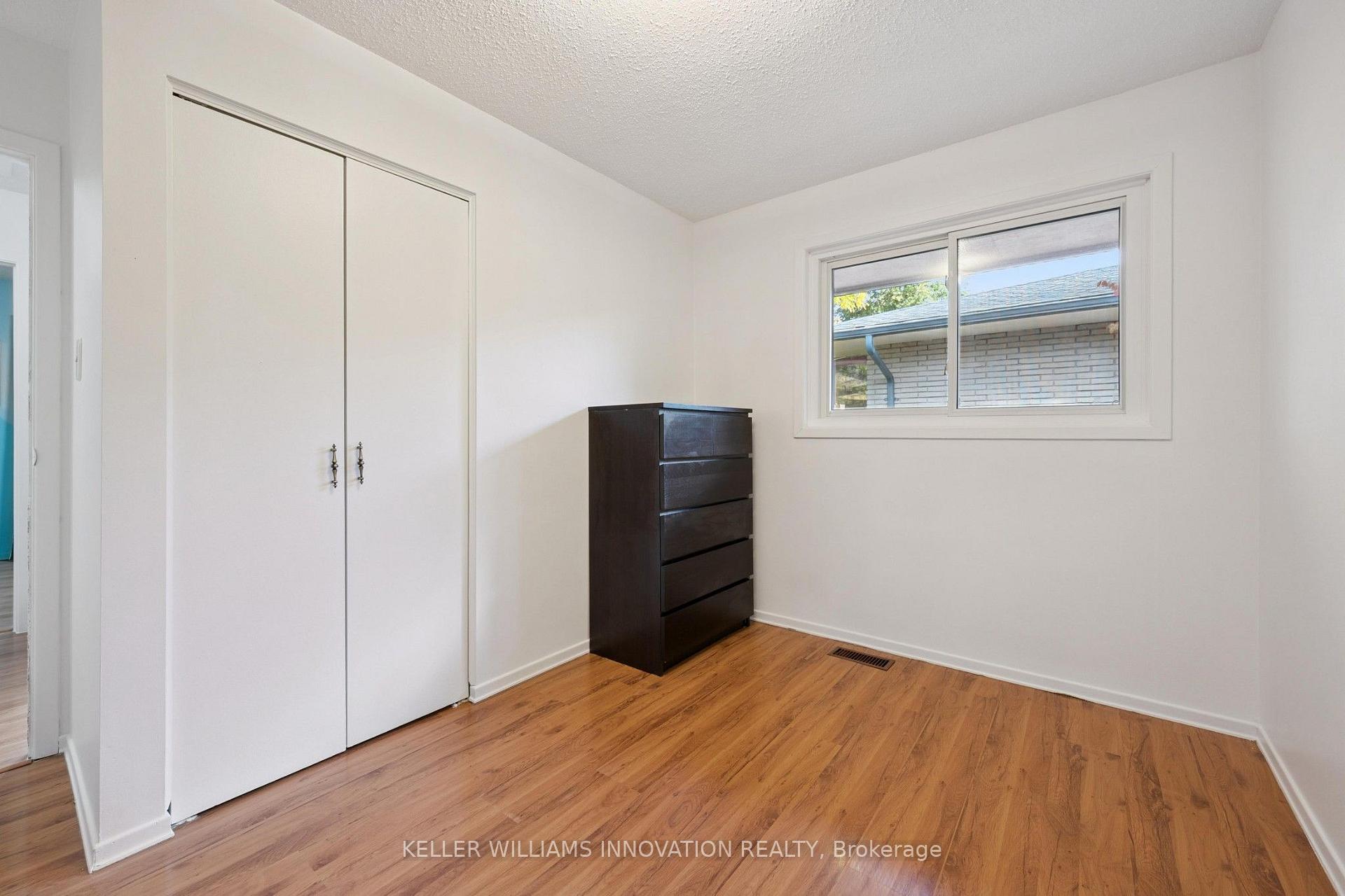 Photo 23 of 128 Briar Knoll Drive, Kitchener, Country Hills West — HOMEH